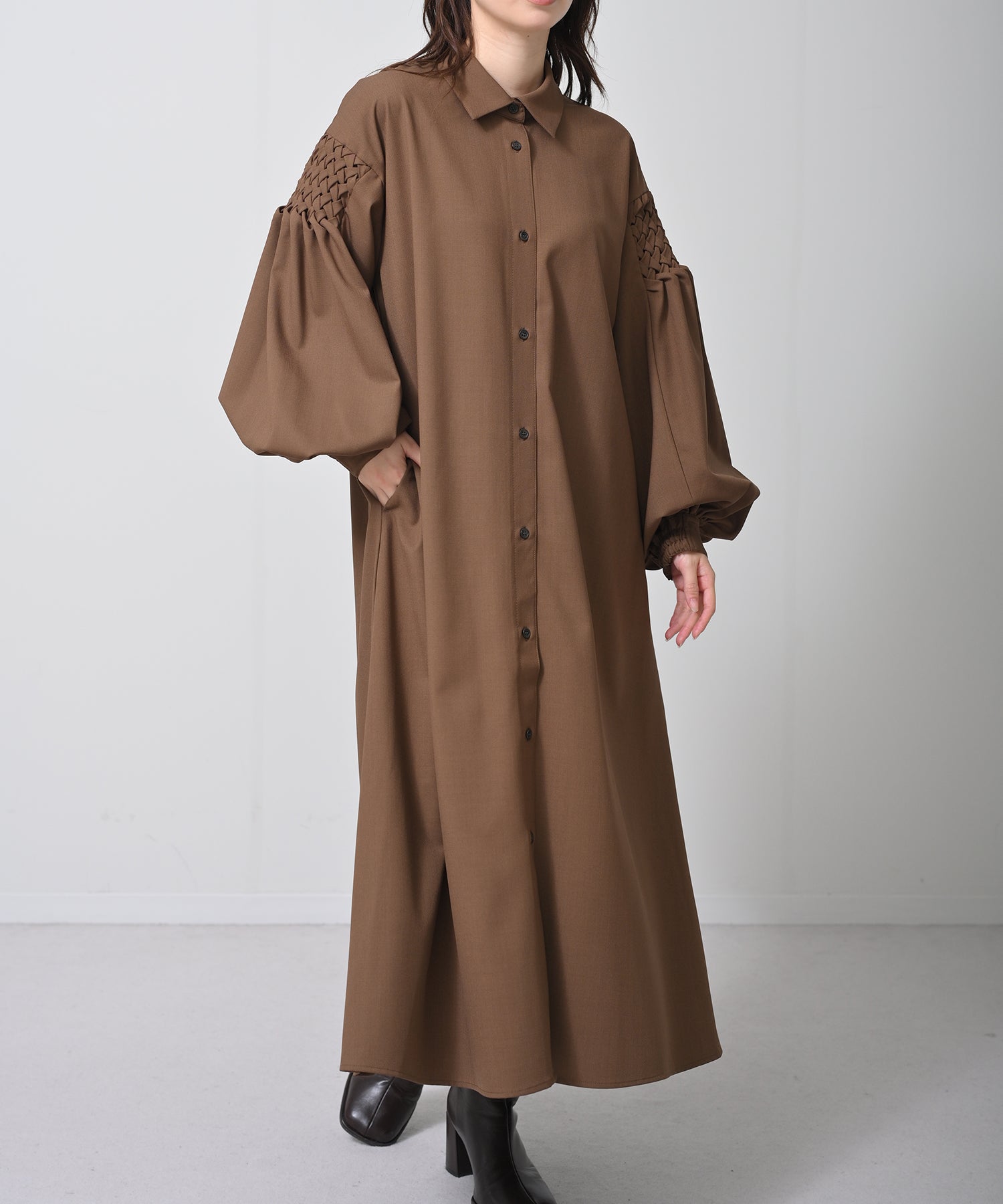 ブラウン　model：H160