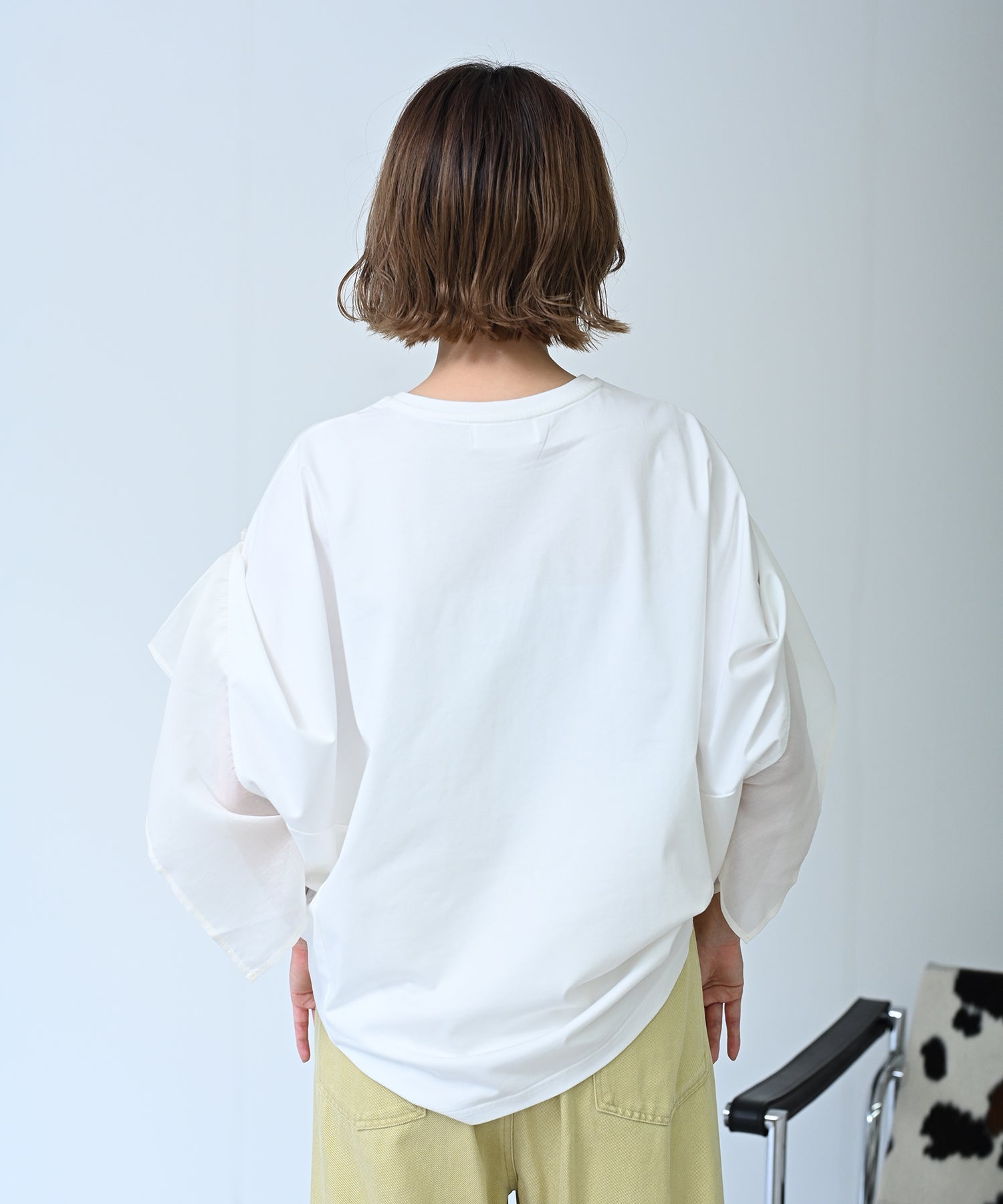 オフホワイト　model：H167