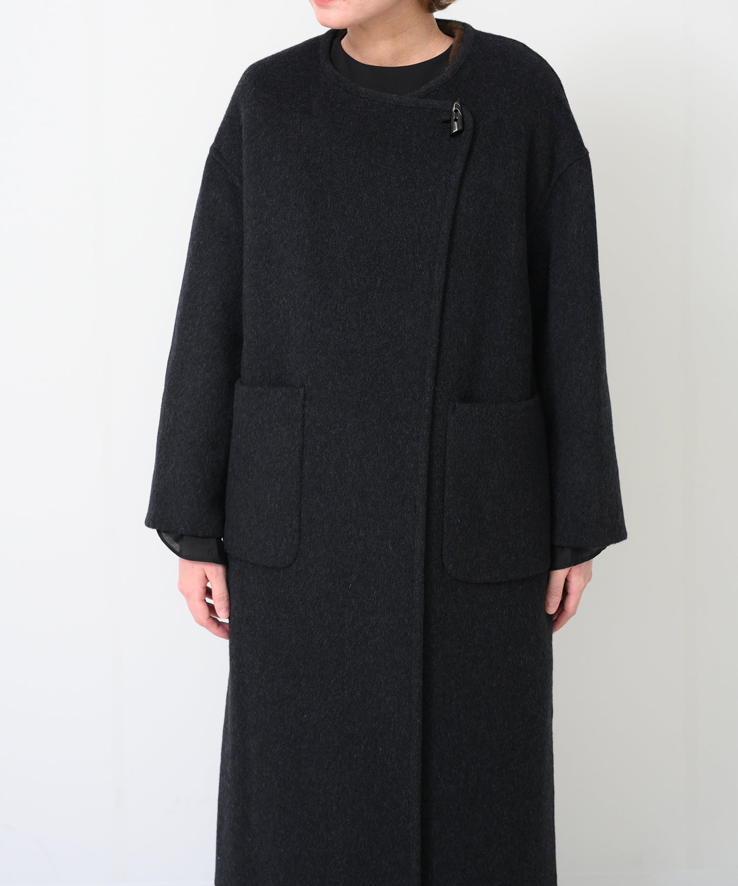 ブラック　model：H163