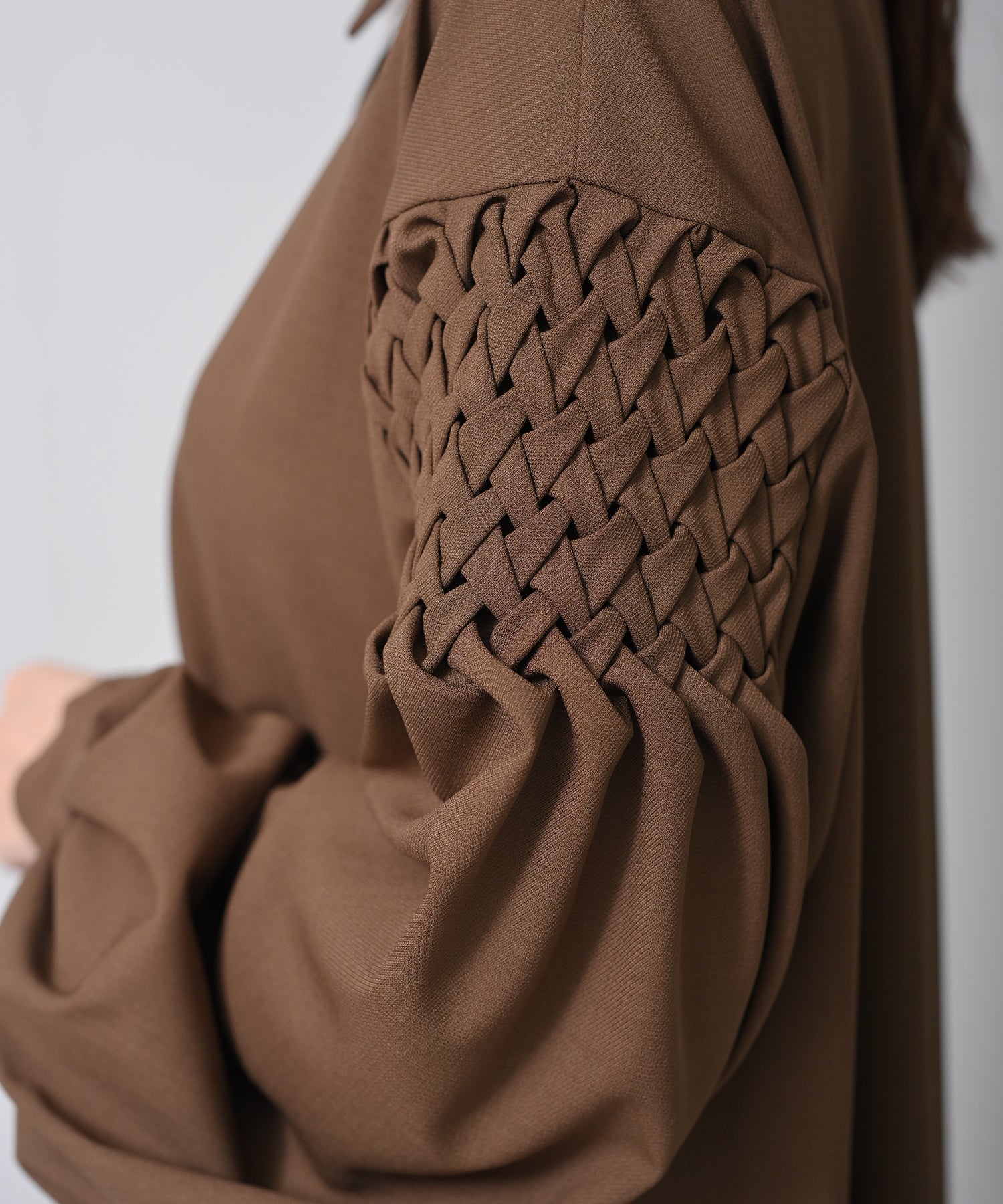 ブラウン　model：H160