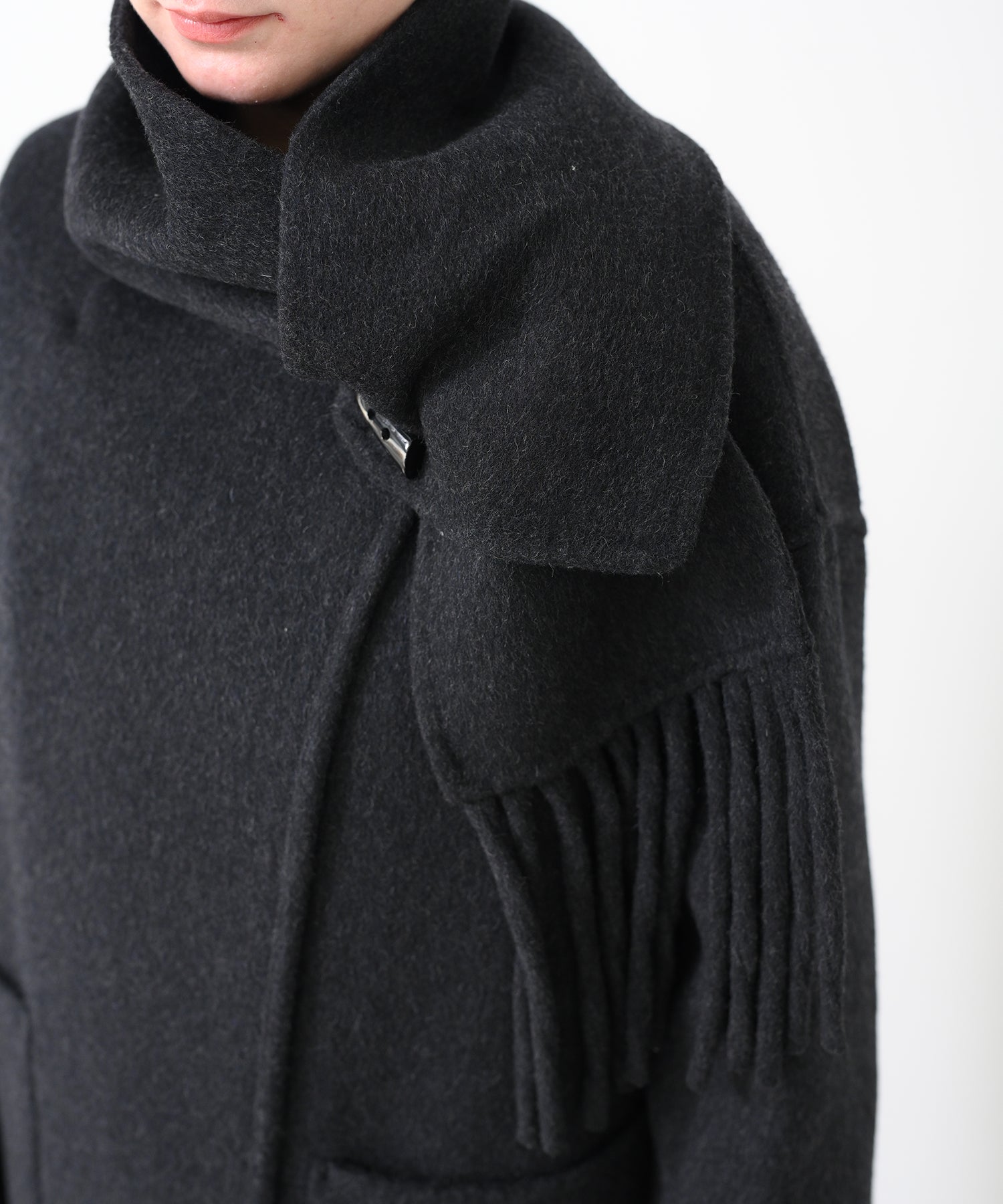 ブラック　model：H163