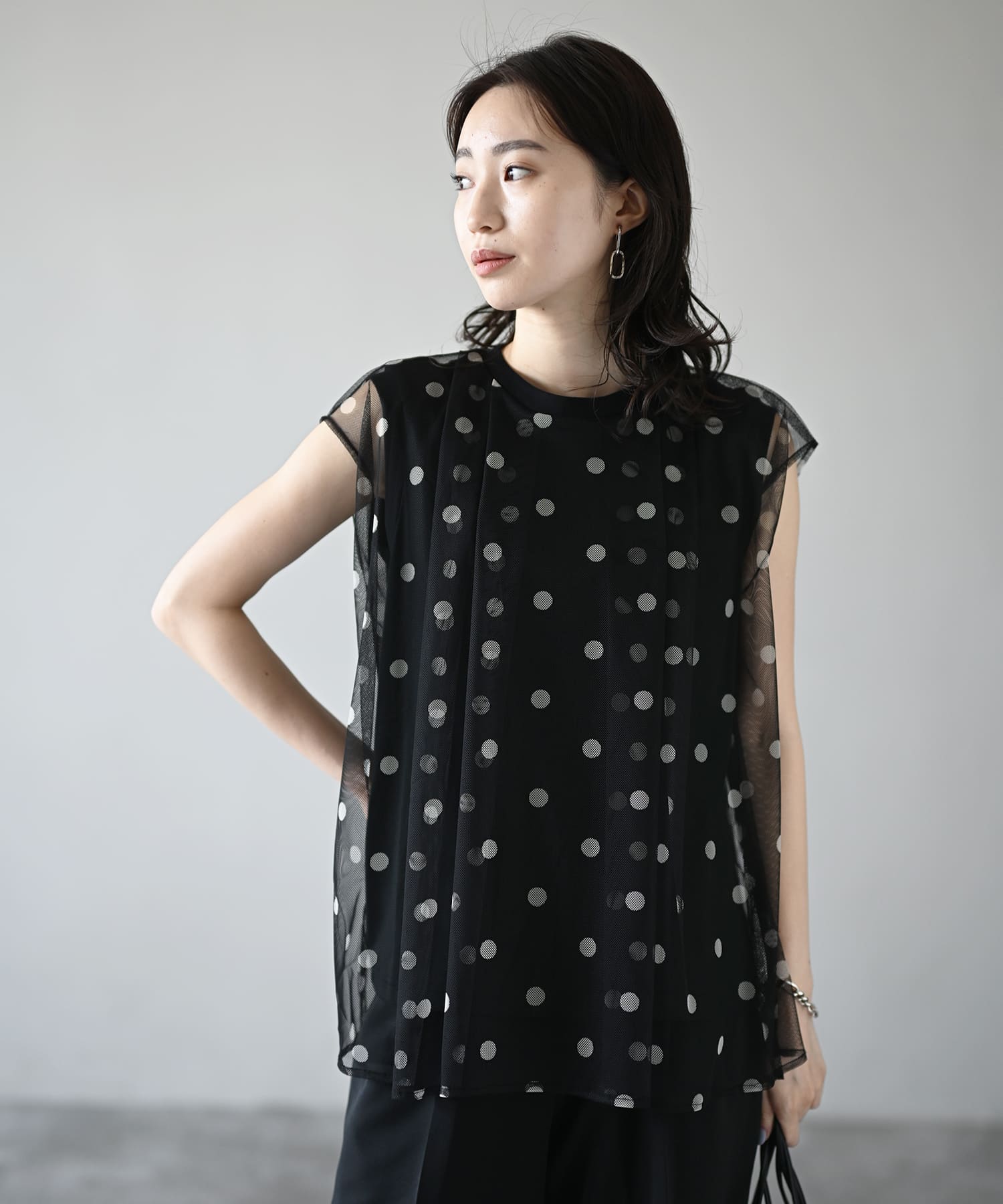 ブラック　model：H160