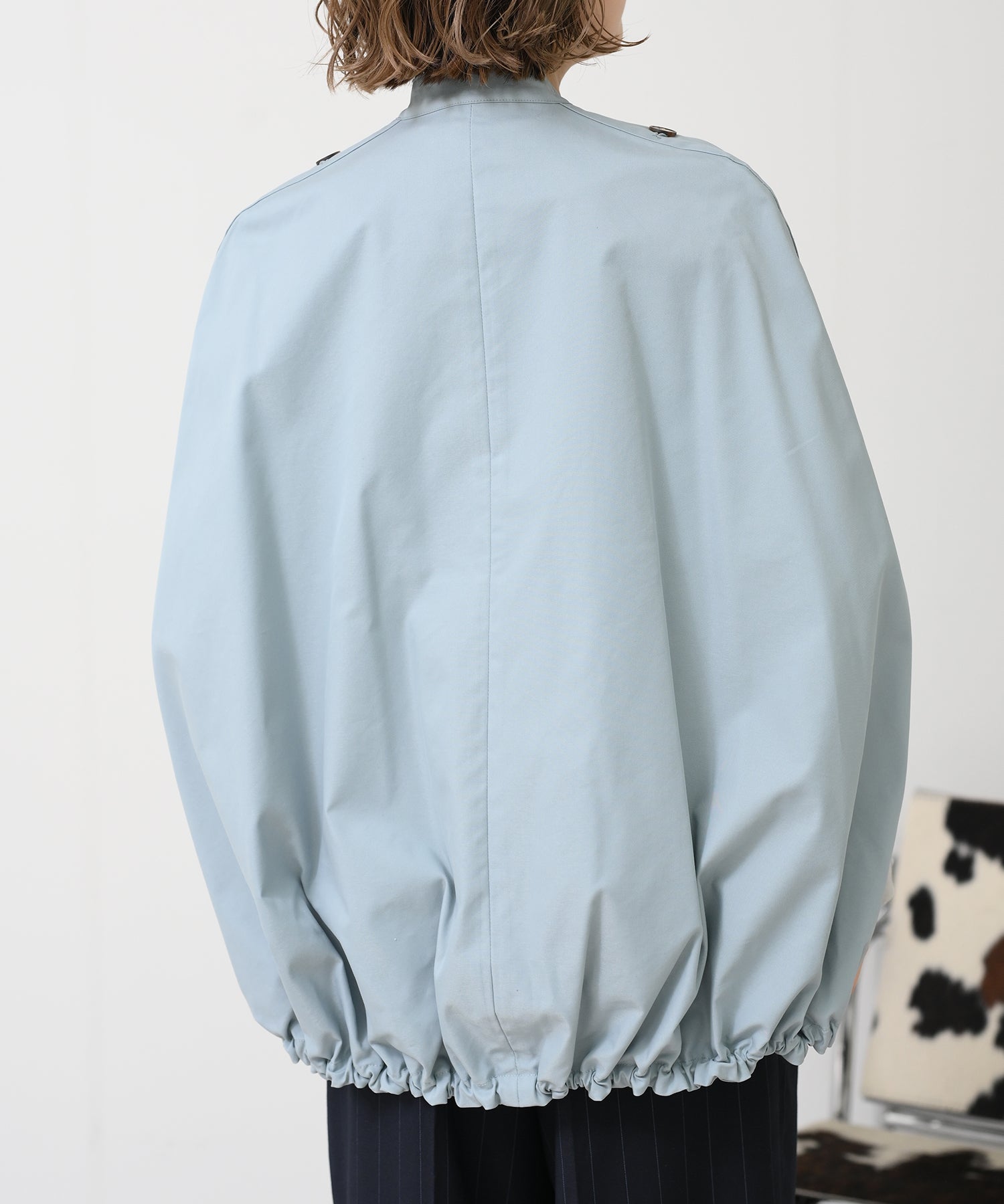 ライトブルー　model：H167