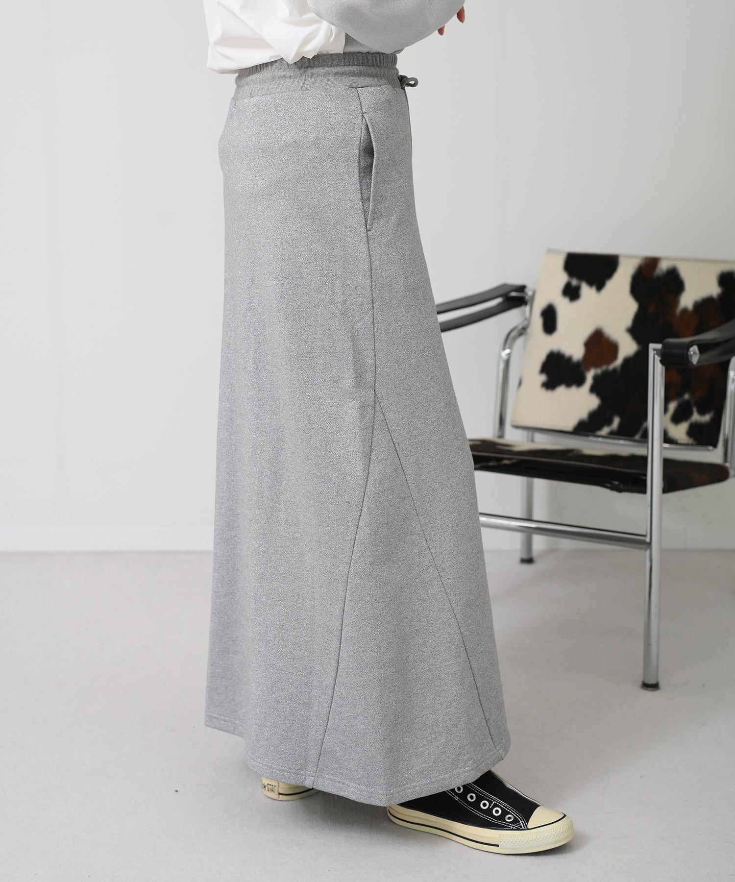 グレー　model：H167