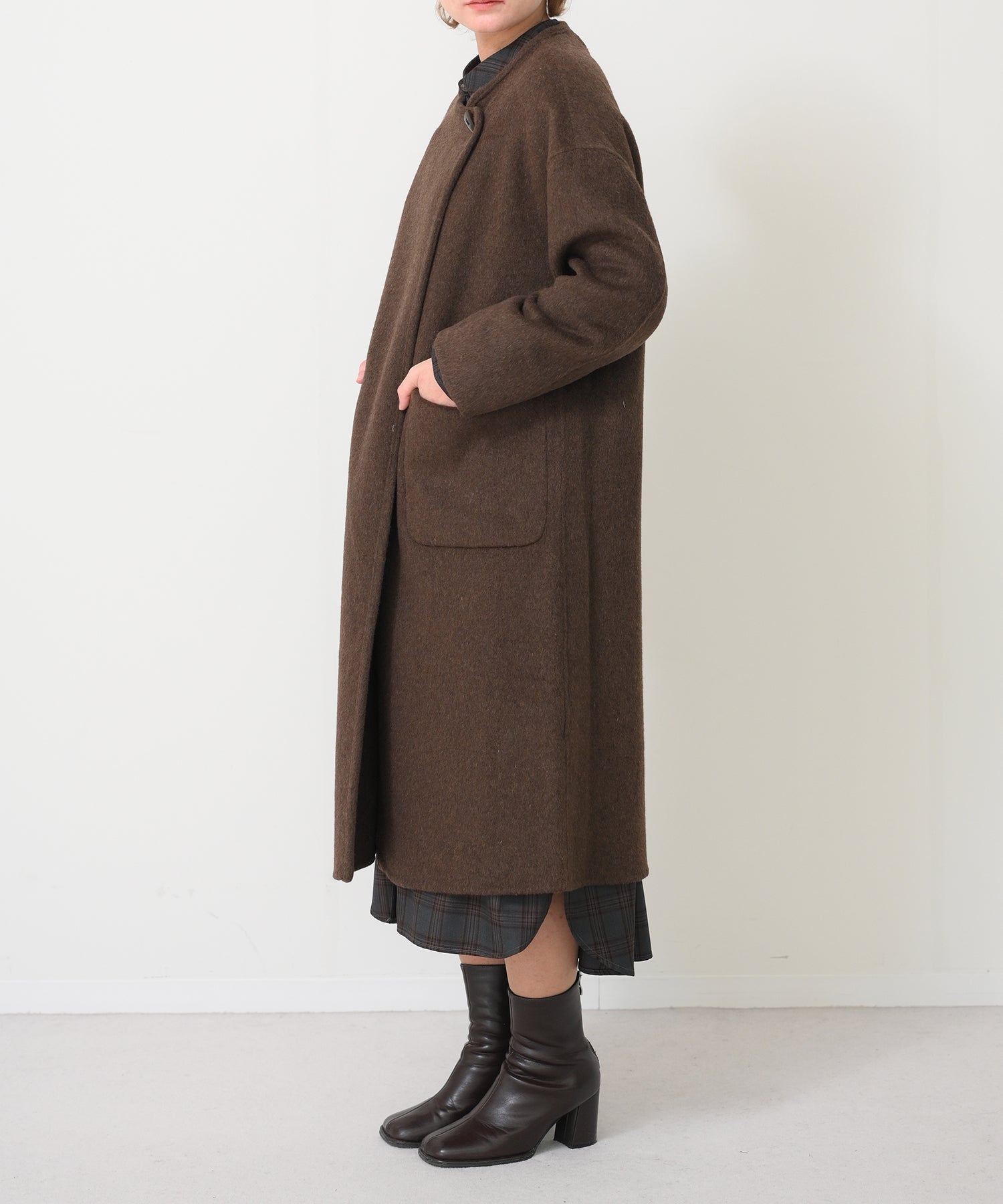 ブラウン　model：H163