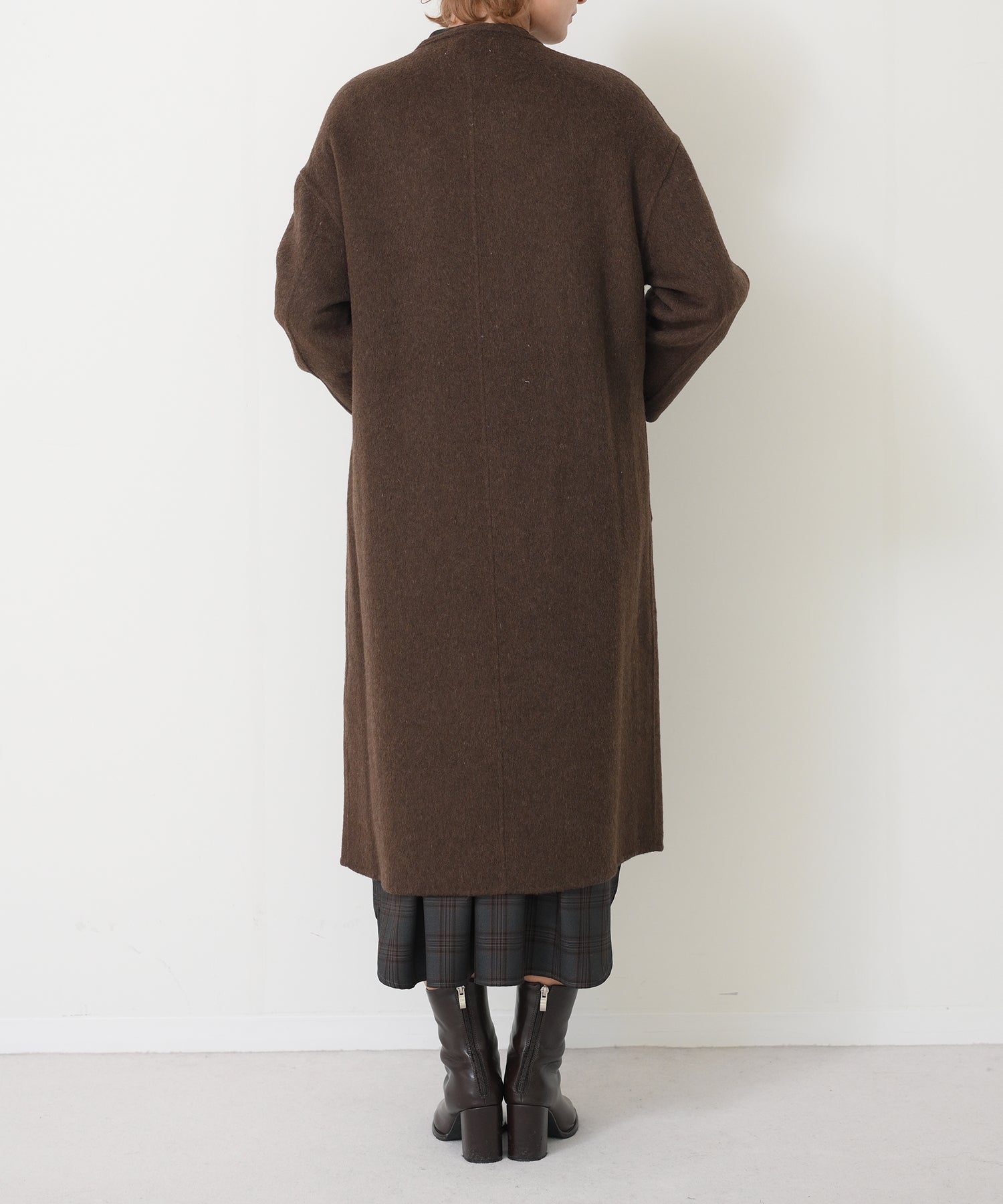 ブラウン　model：H163