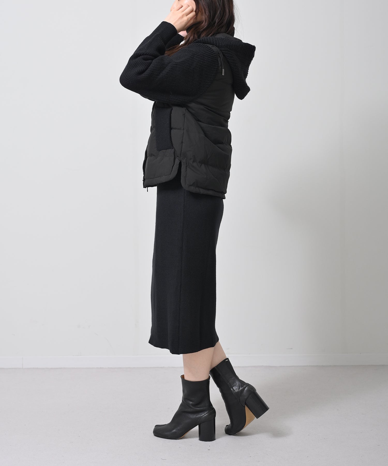 ブラック　model：H160