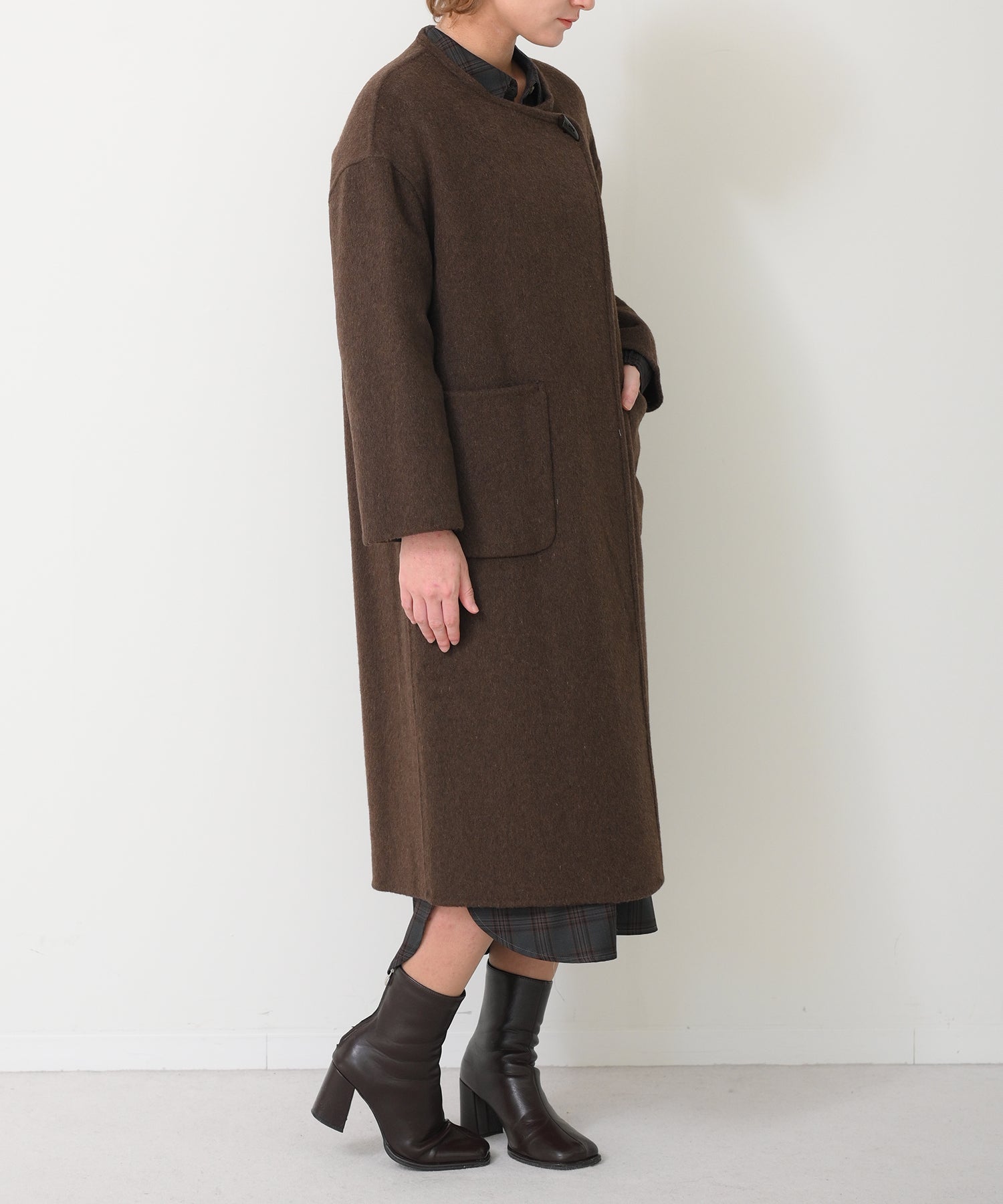 ブラウン　model：H163