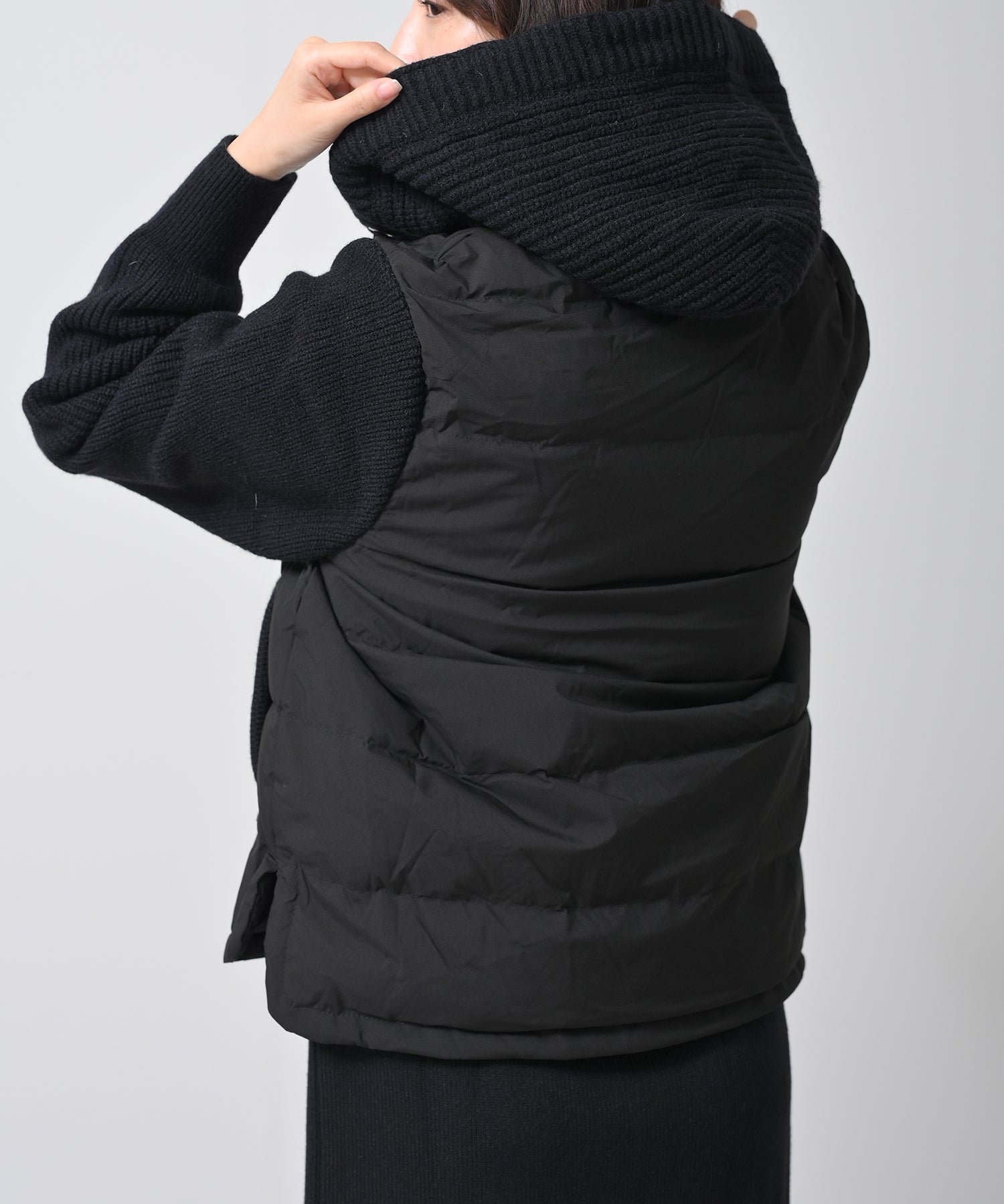 ブラック　model：H160