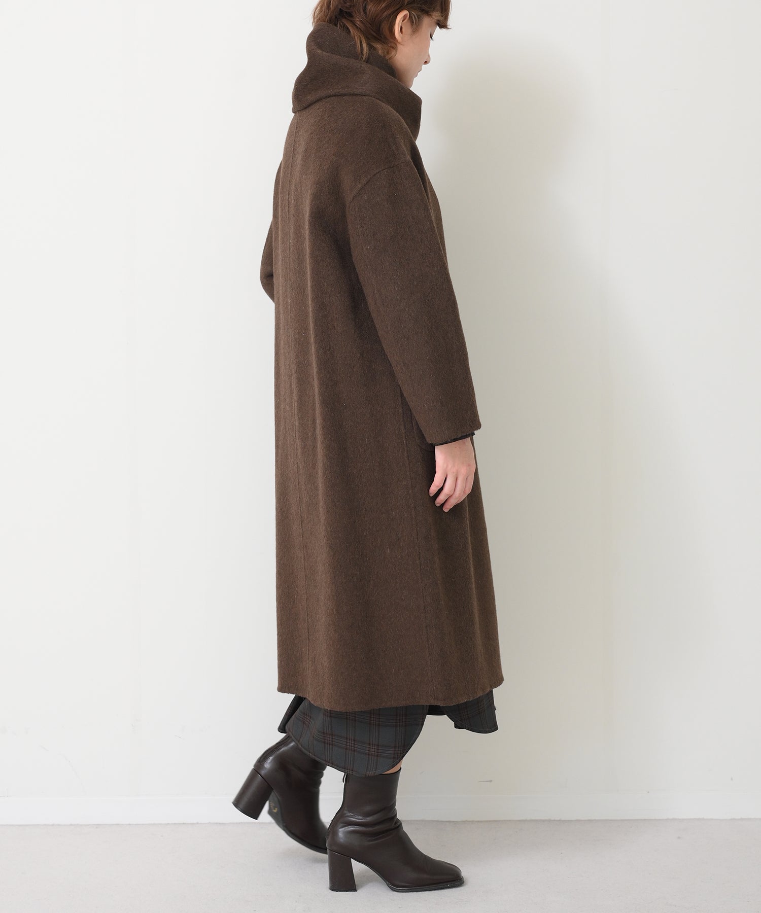 ブラウン　model：H163