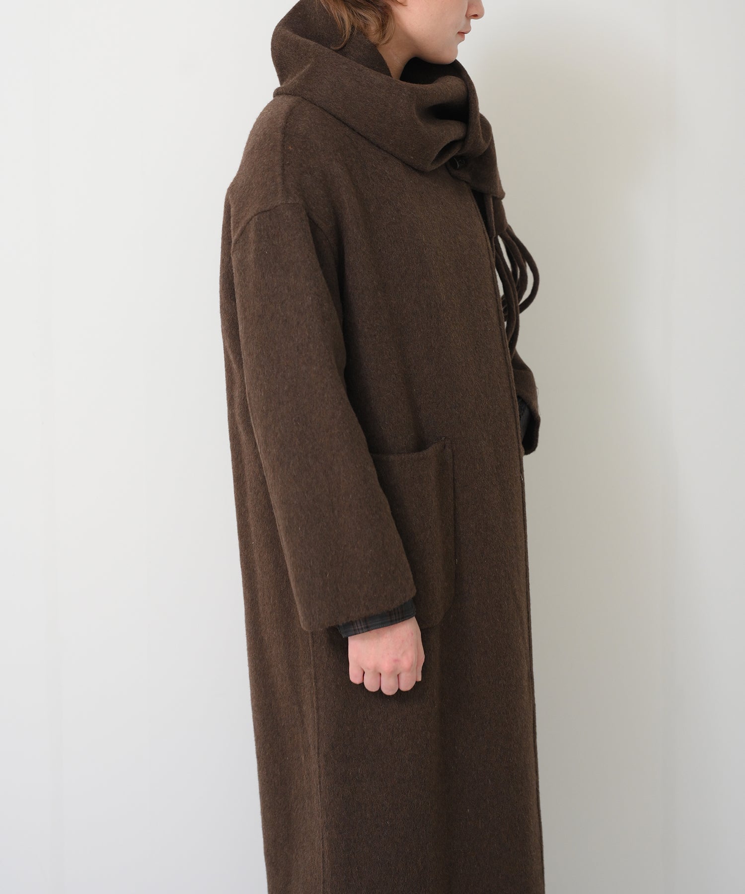 ブラウン　model：H163