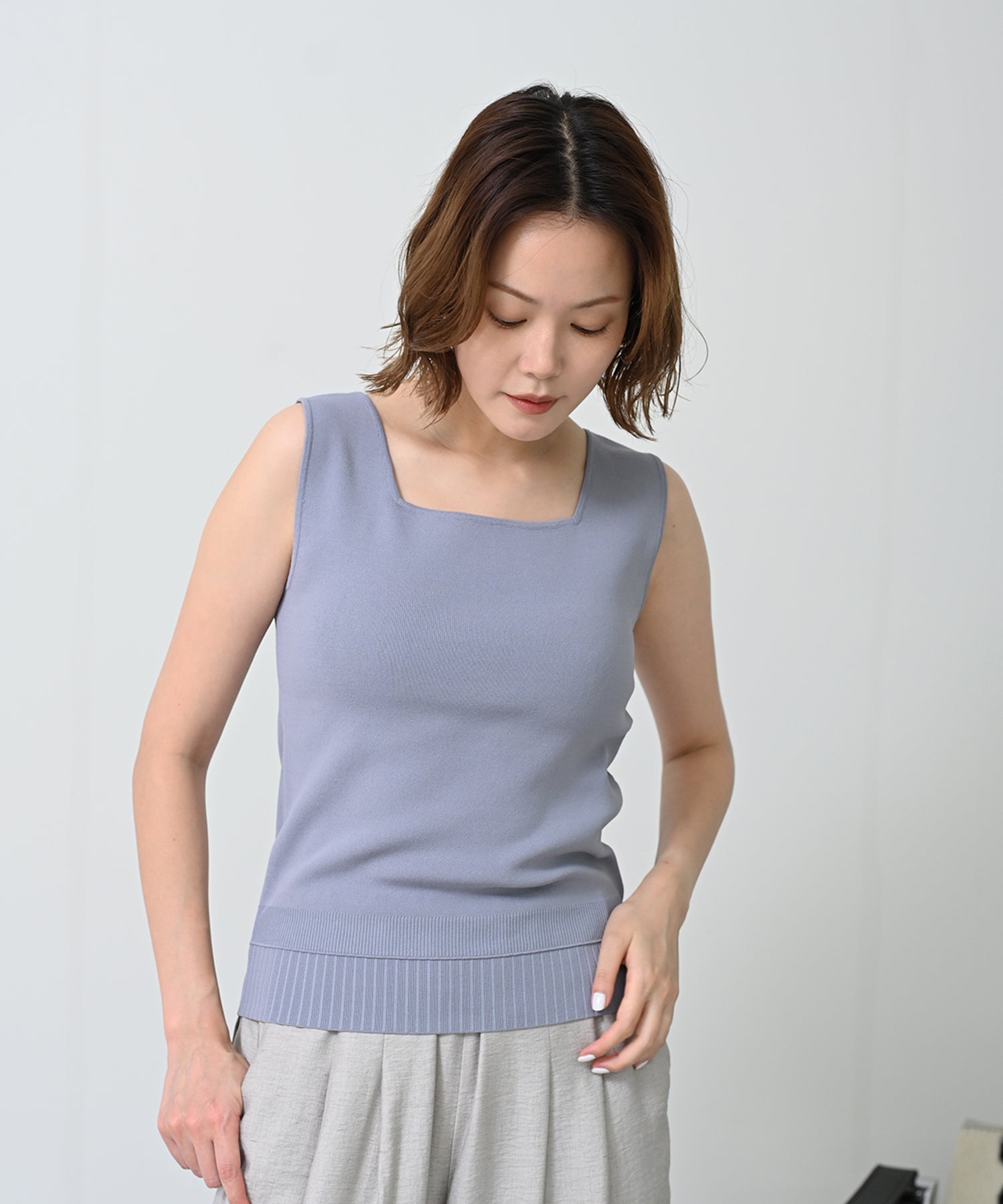 グレー　model；H167