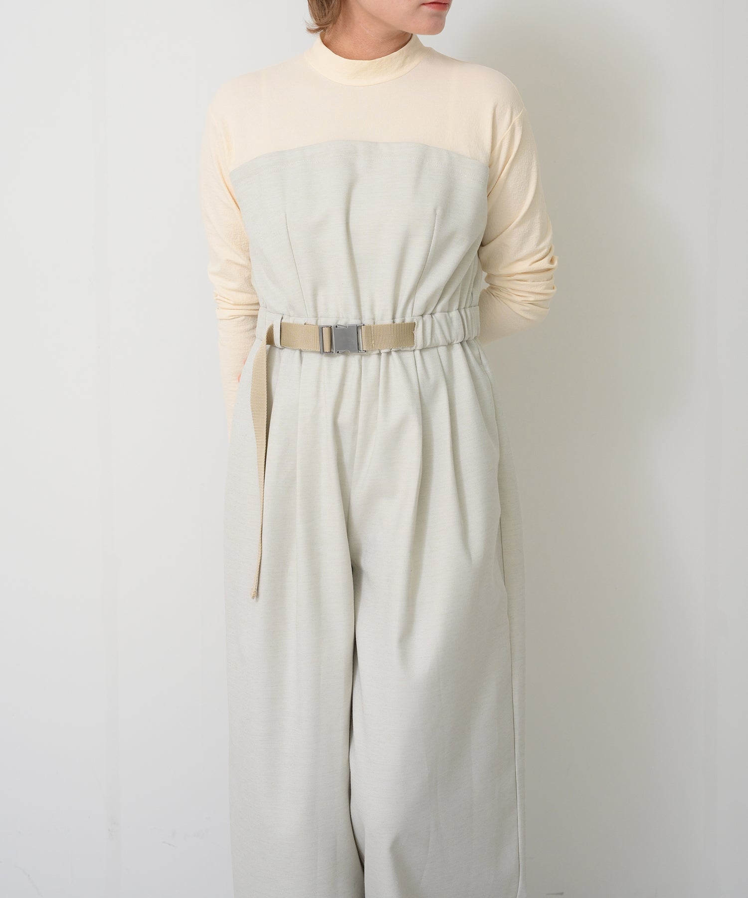 ベージュ　model：H163