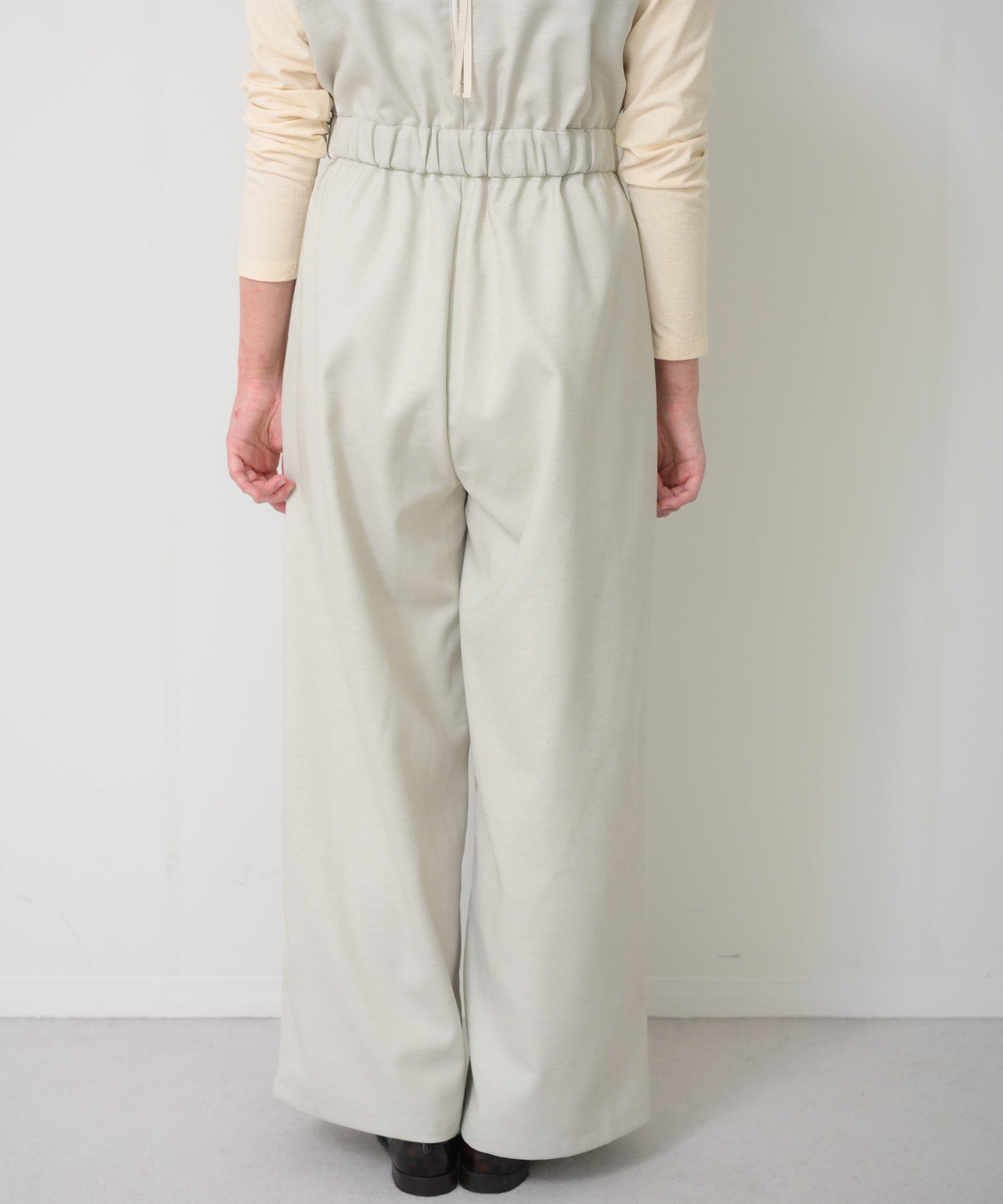 ベージュ　model：H163