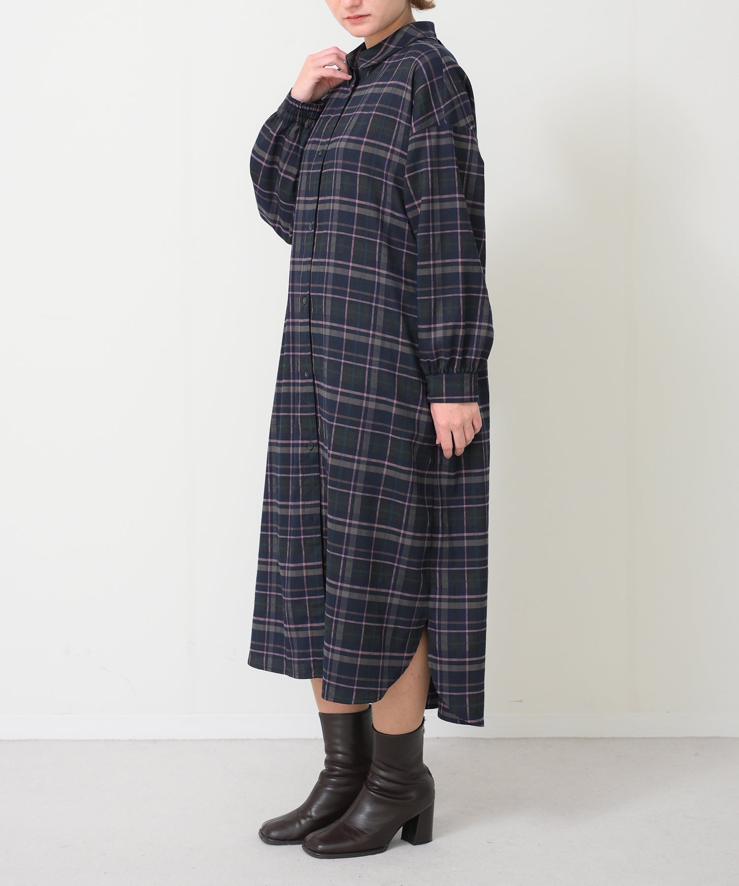 ネイビー　model：H163