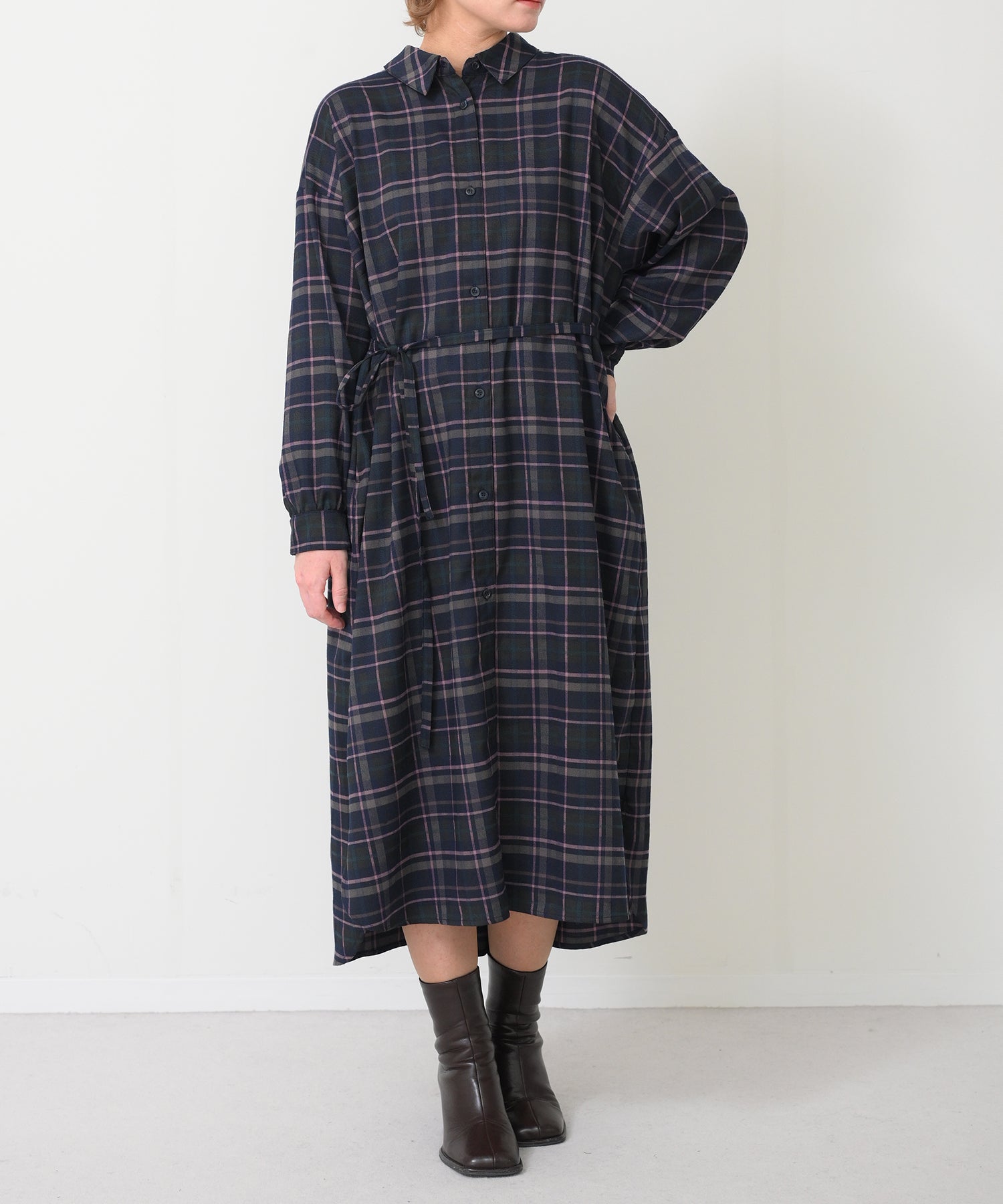 ネイビー　model：H163