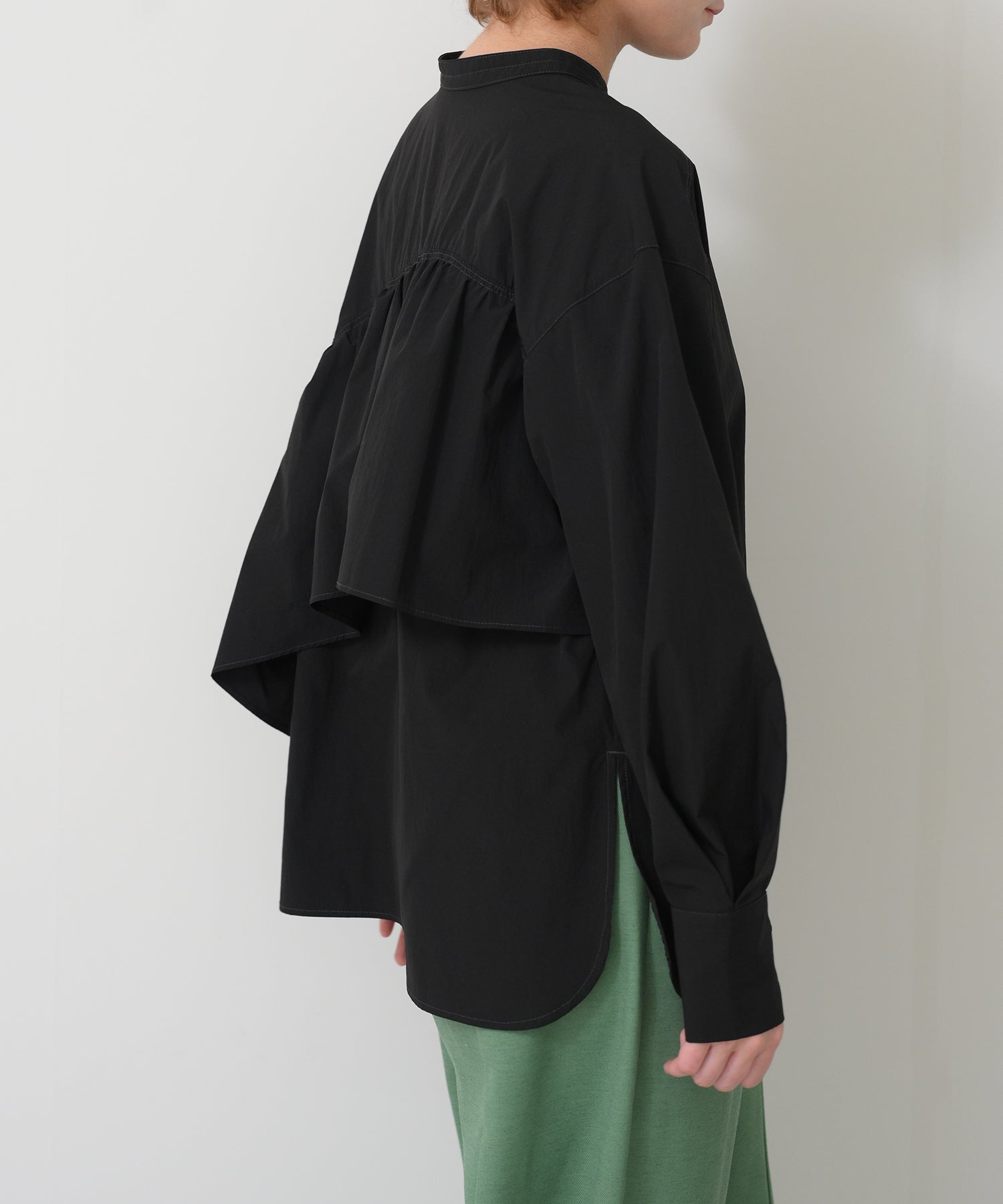 ブラック　model：H163