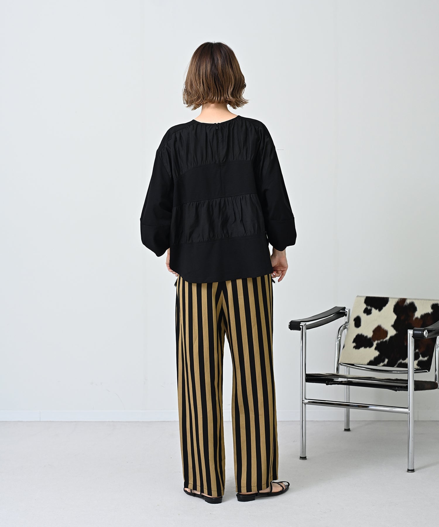 ブラック　model；H167