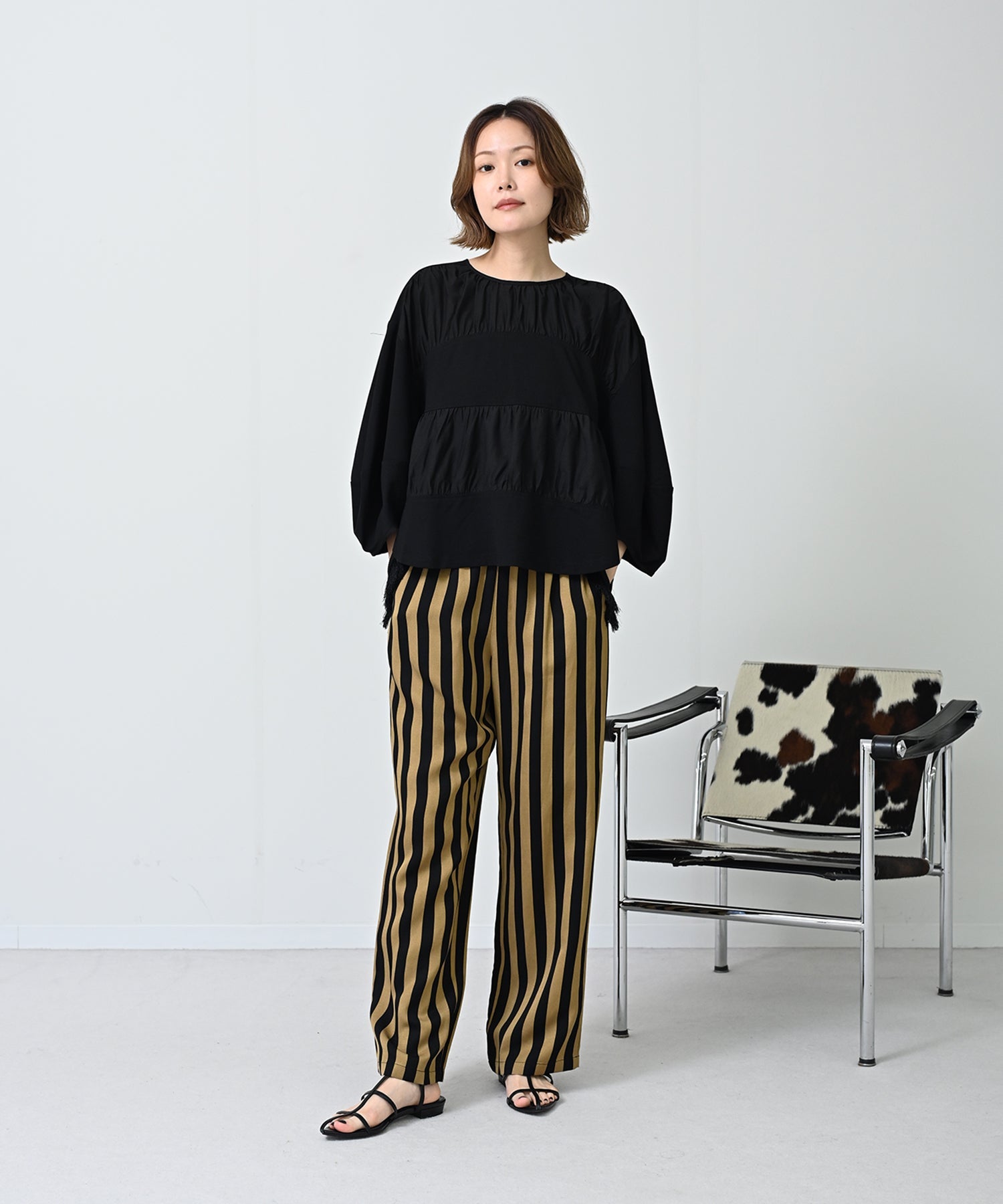 ブラック　model；H167