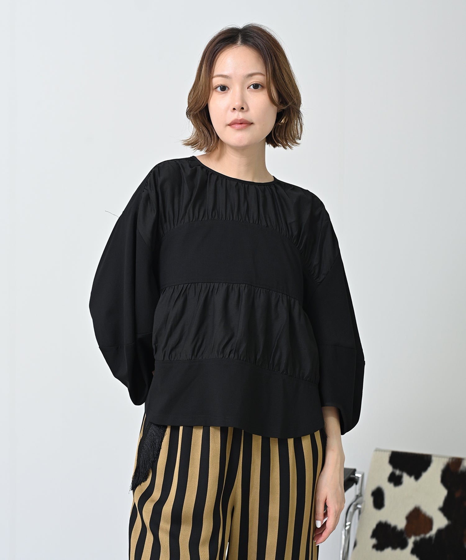 ブラック　model；H167