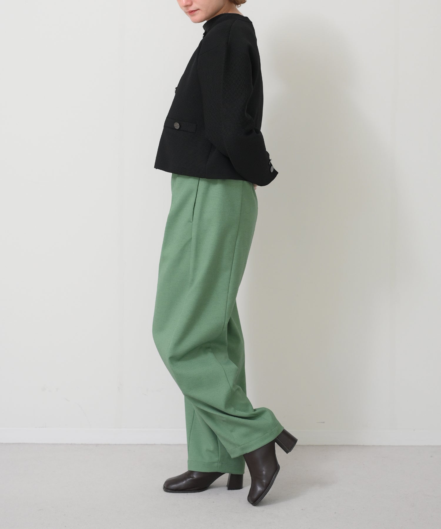 グリーン　model：H163