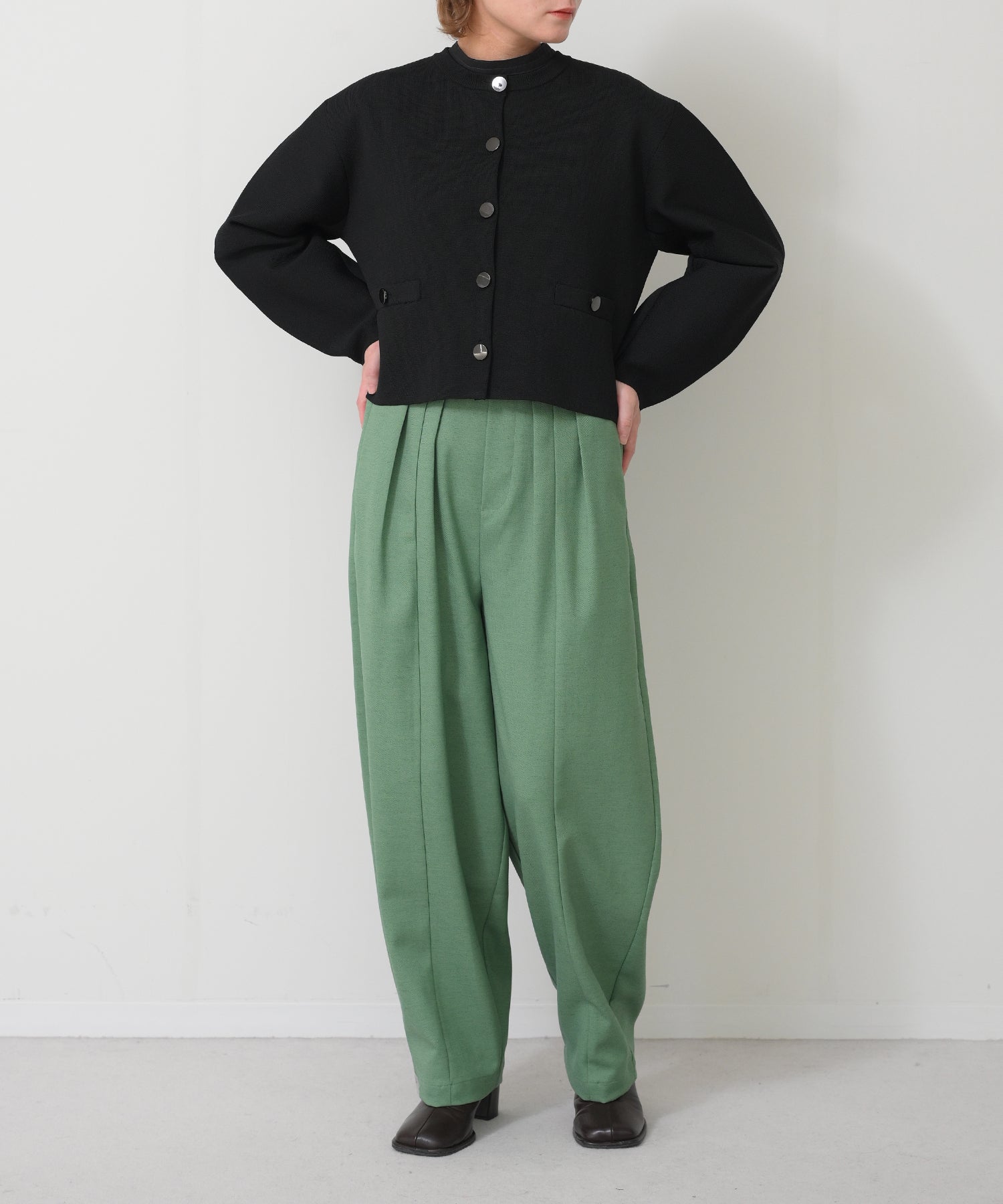 グリーン　model：H163