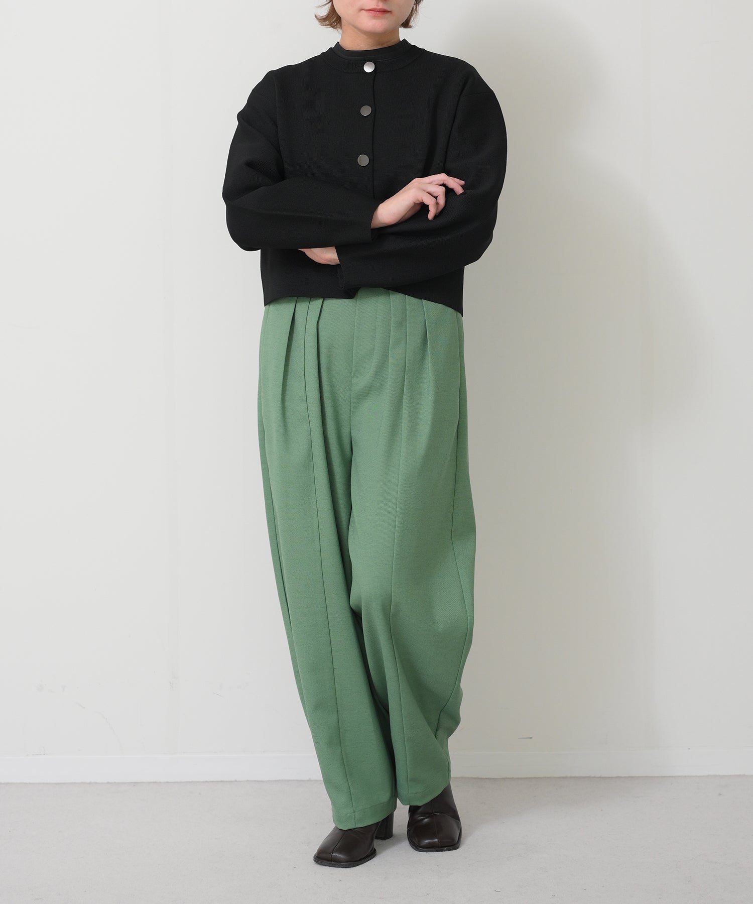 ブラック　model：H163