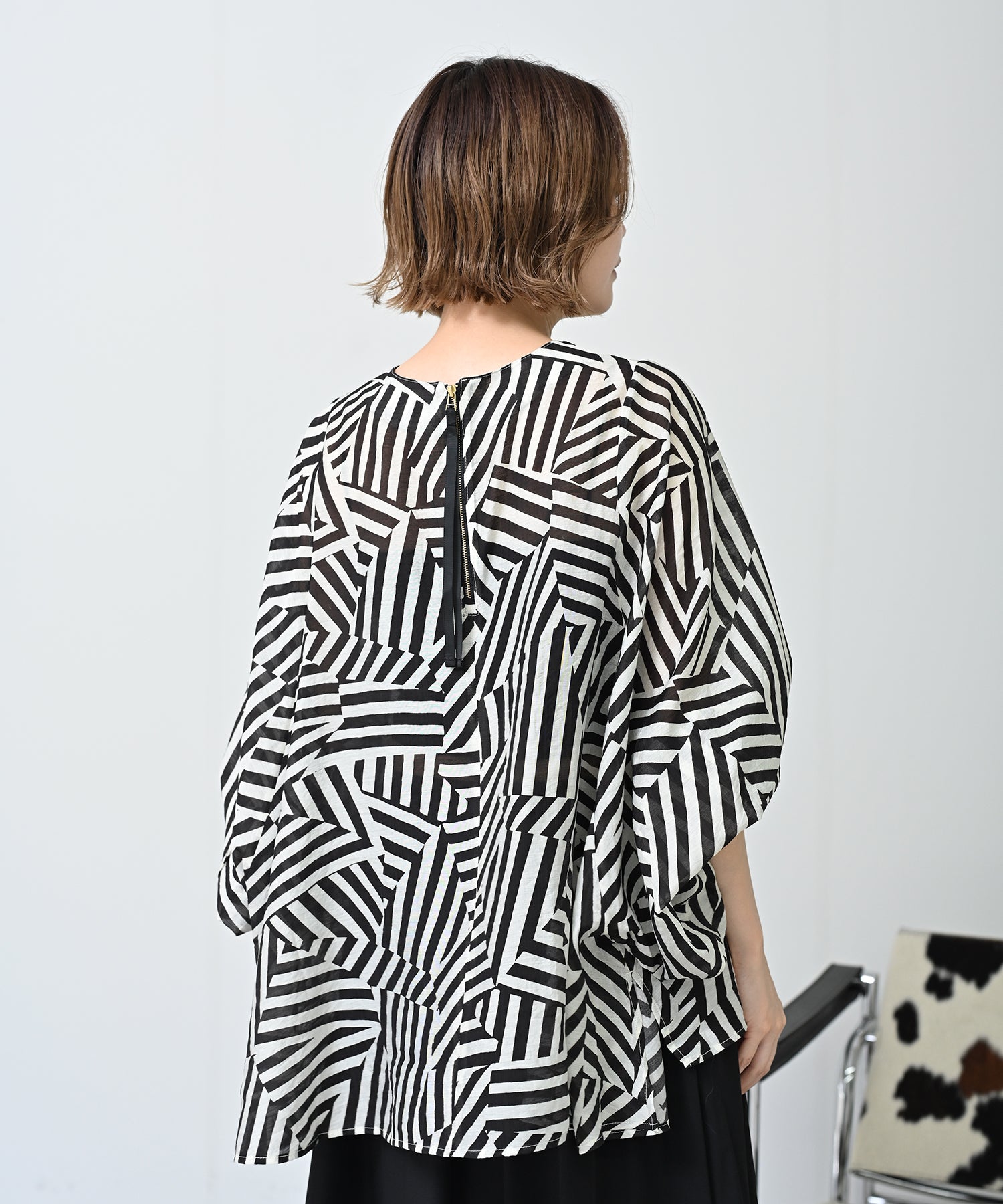 オフホワイト×ブラック　model：H167