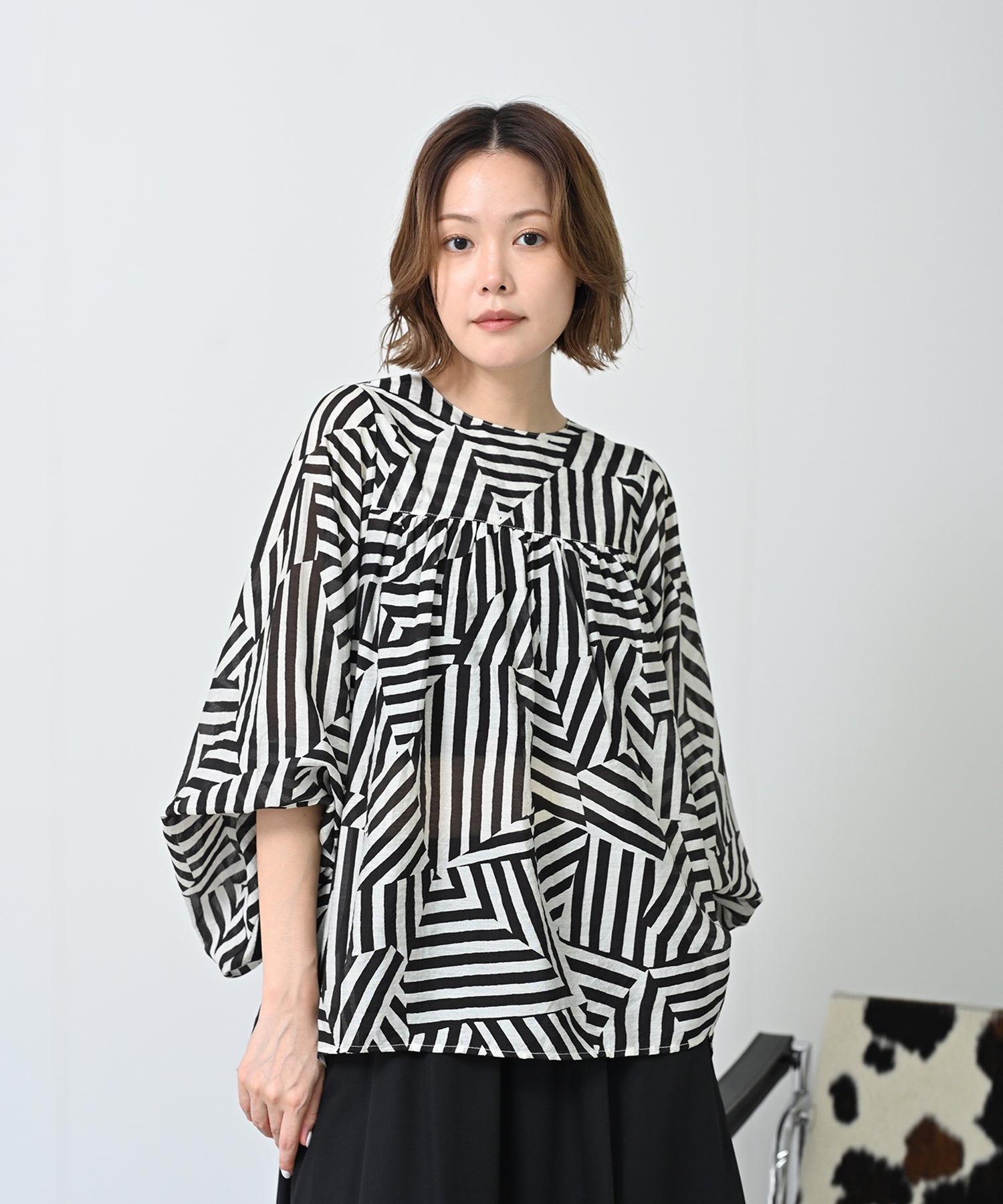 オフホワイト×ブラック　model：H167