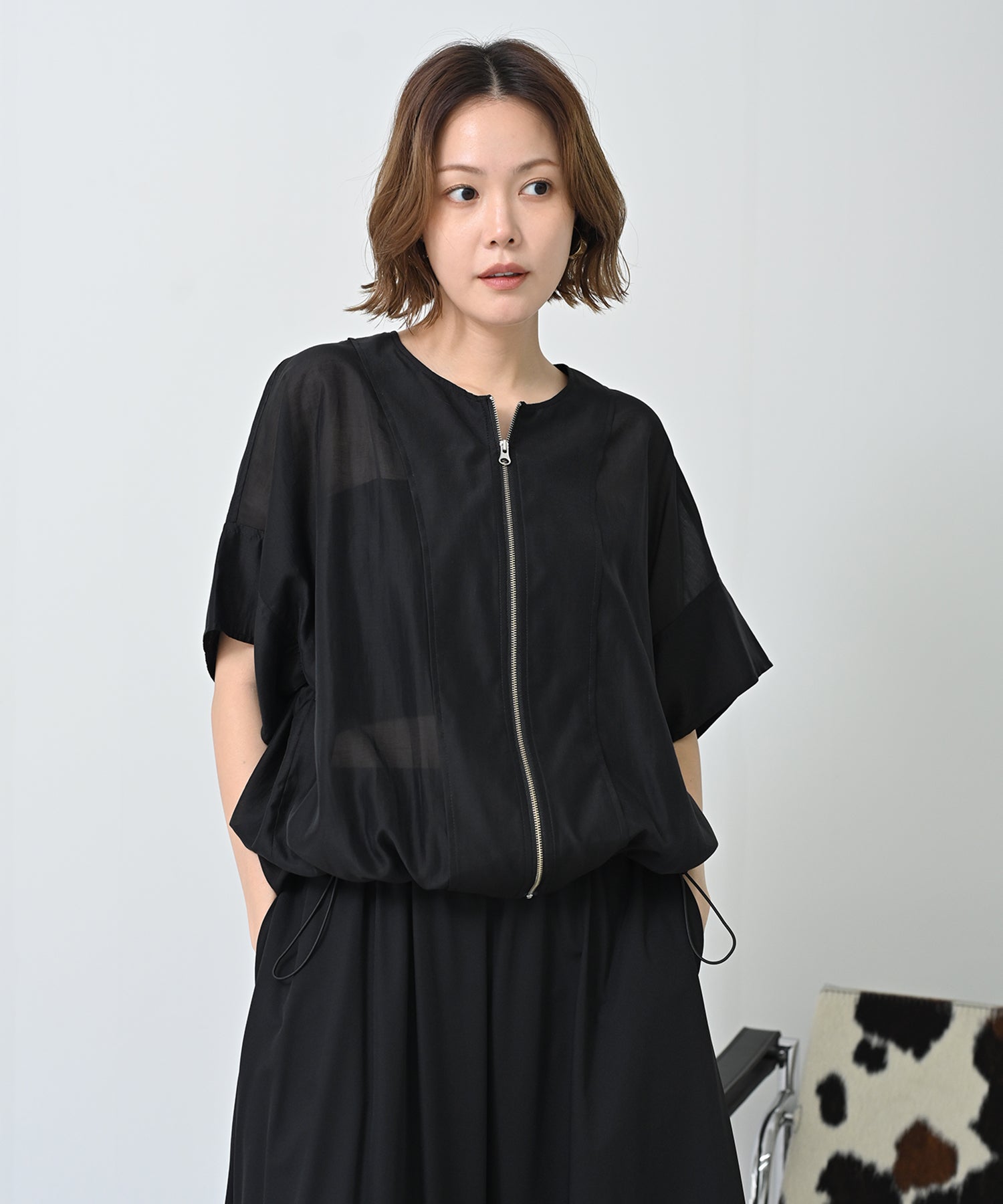 ブラック　model：H167