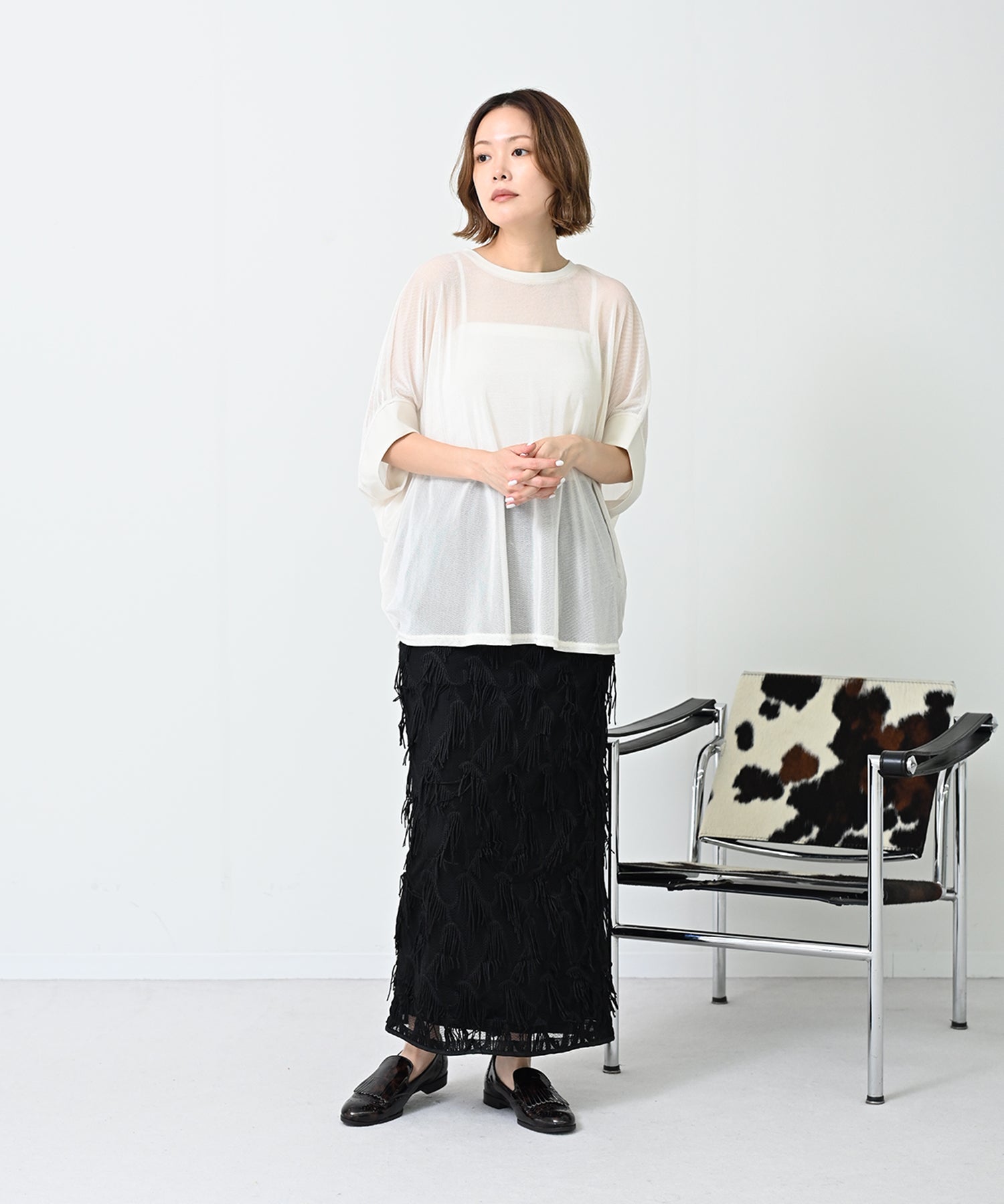 オフホワイト　model：H167