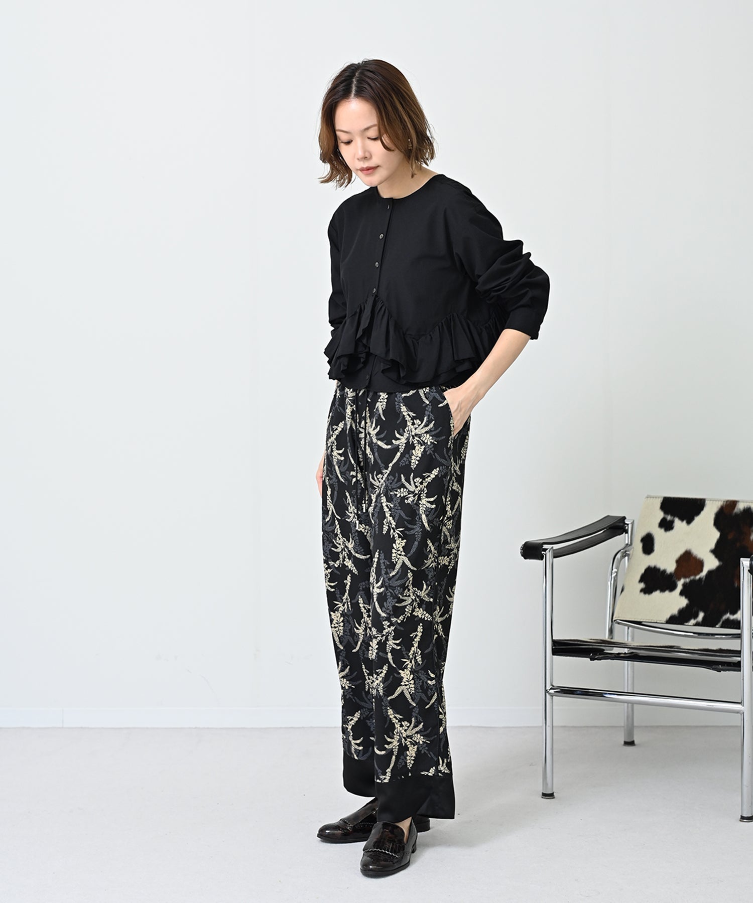 ブラック　model；H167