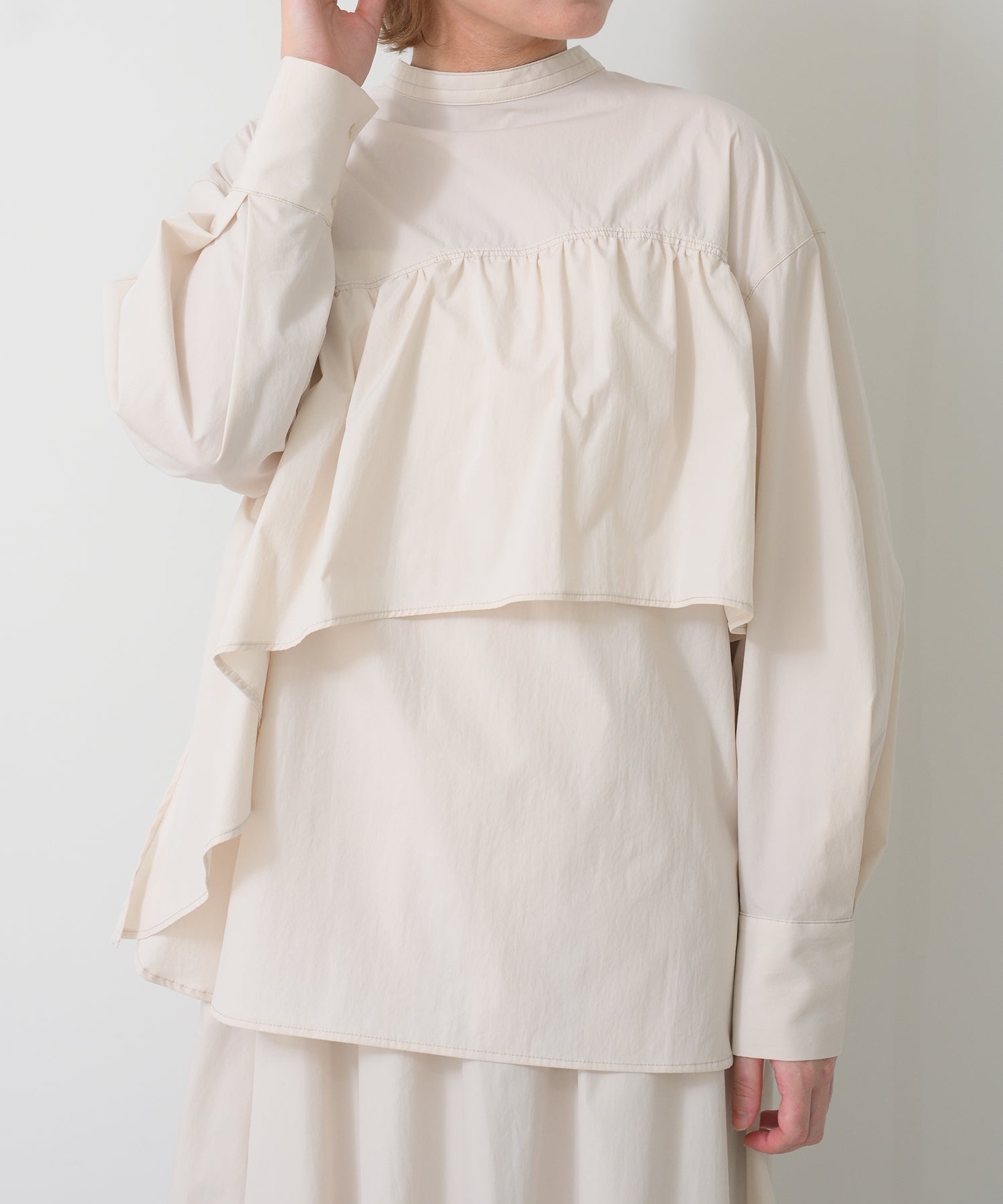 オフホワイト　model：H163