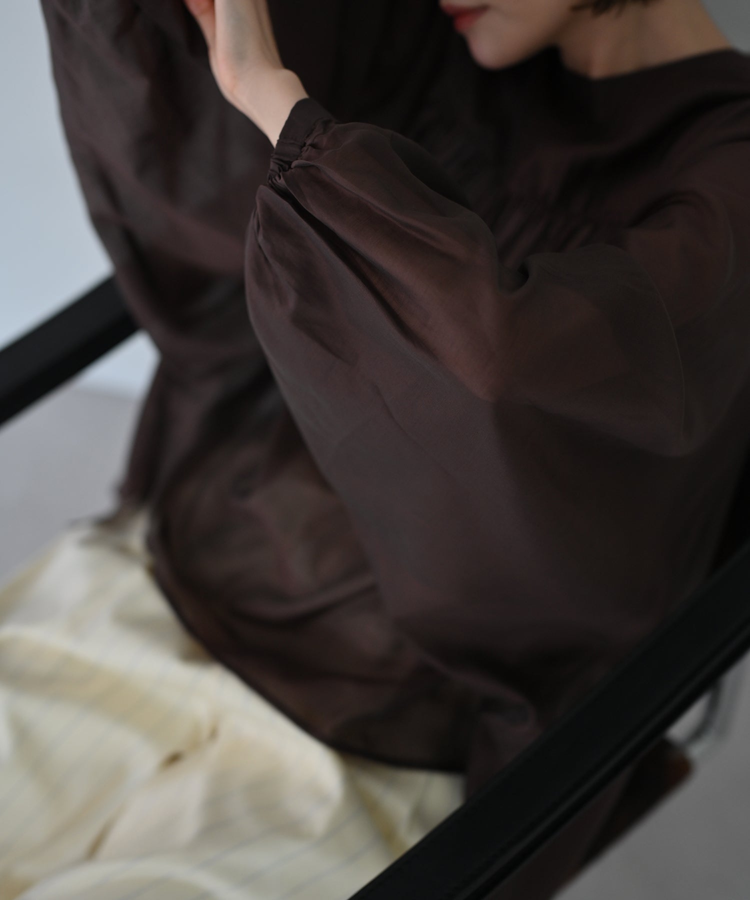 ブラウン　model：H167