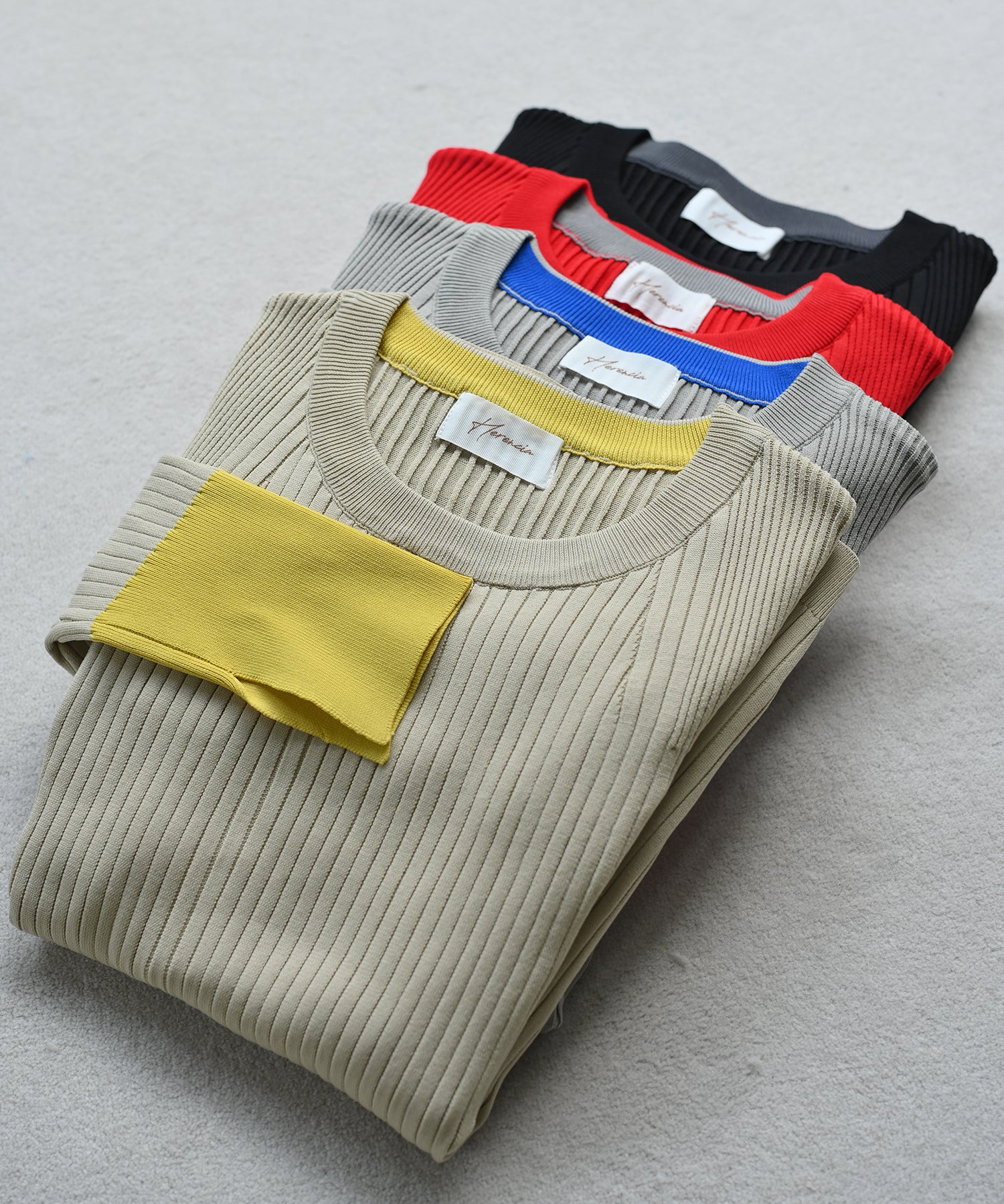 Two-Tone Ribbed Sleeve Knit