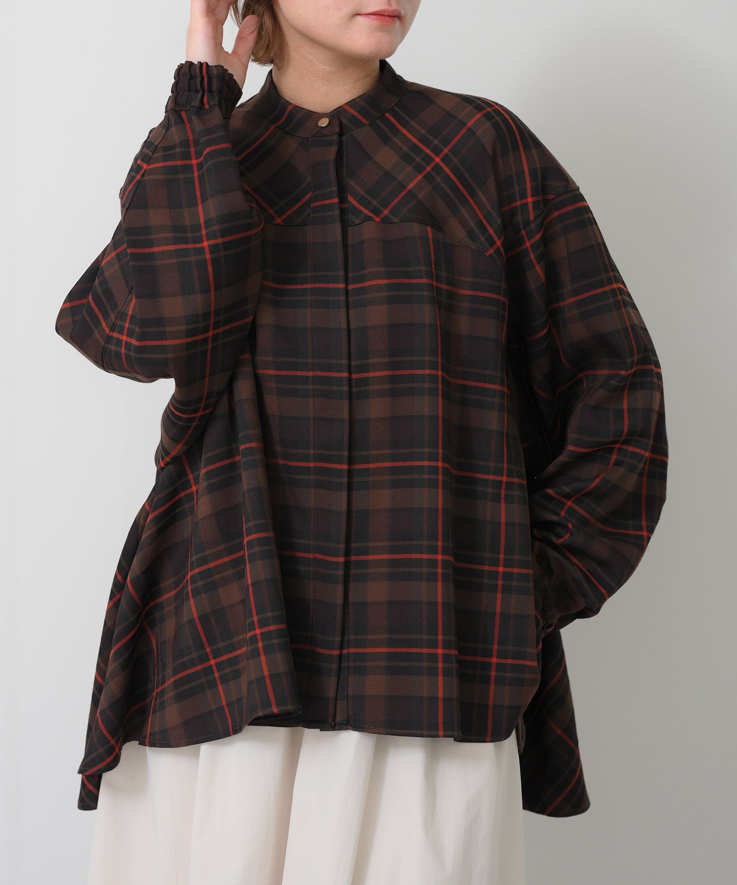 ブラウン　model：H163