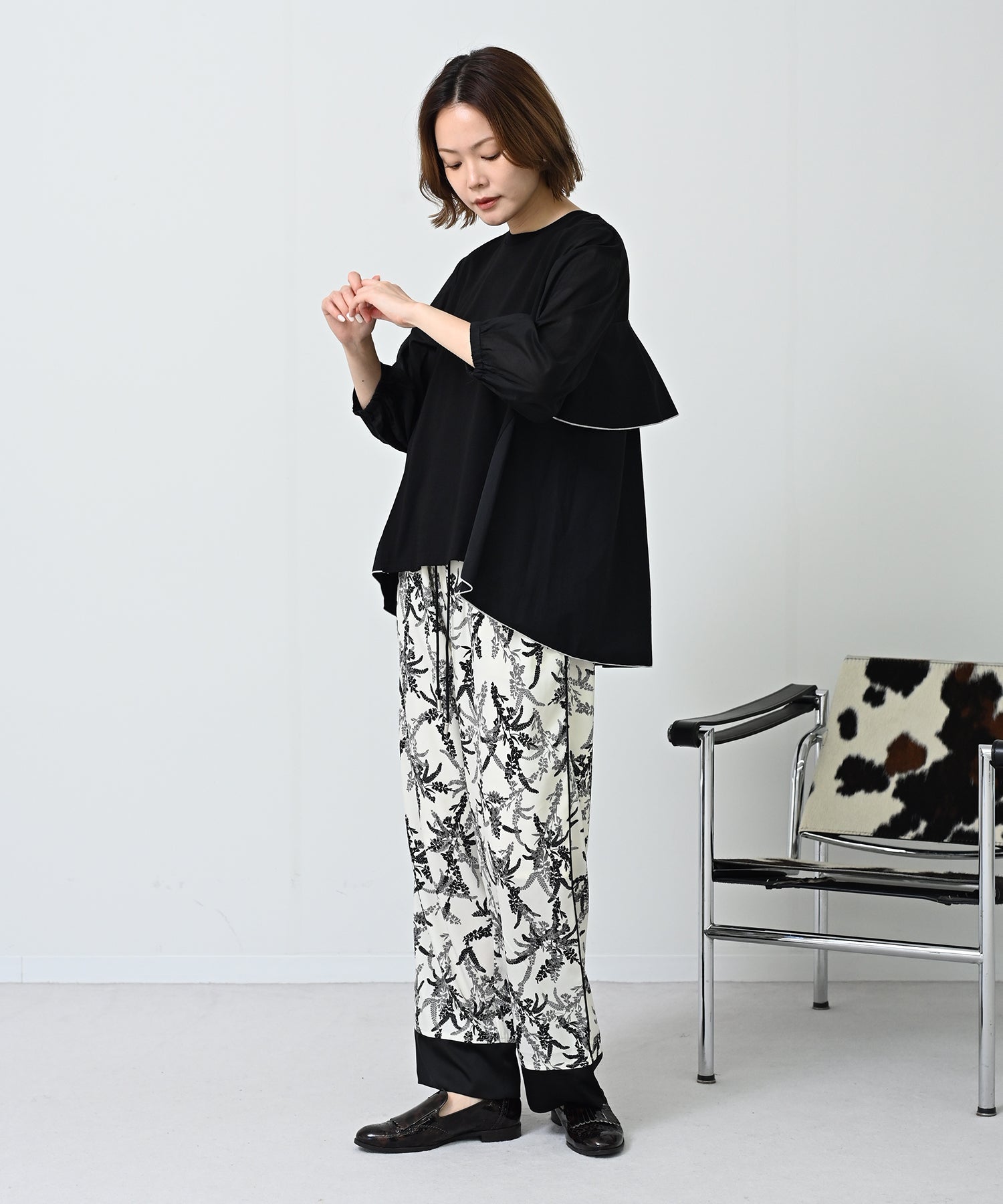 ブラック　model：H167