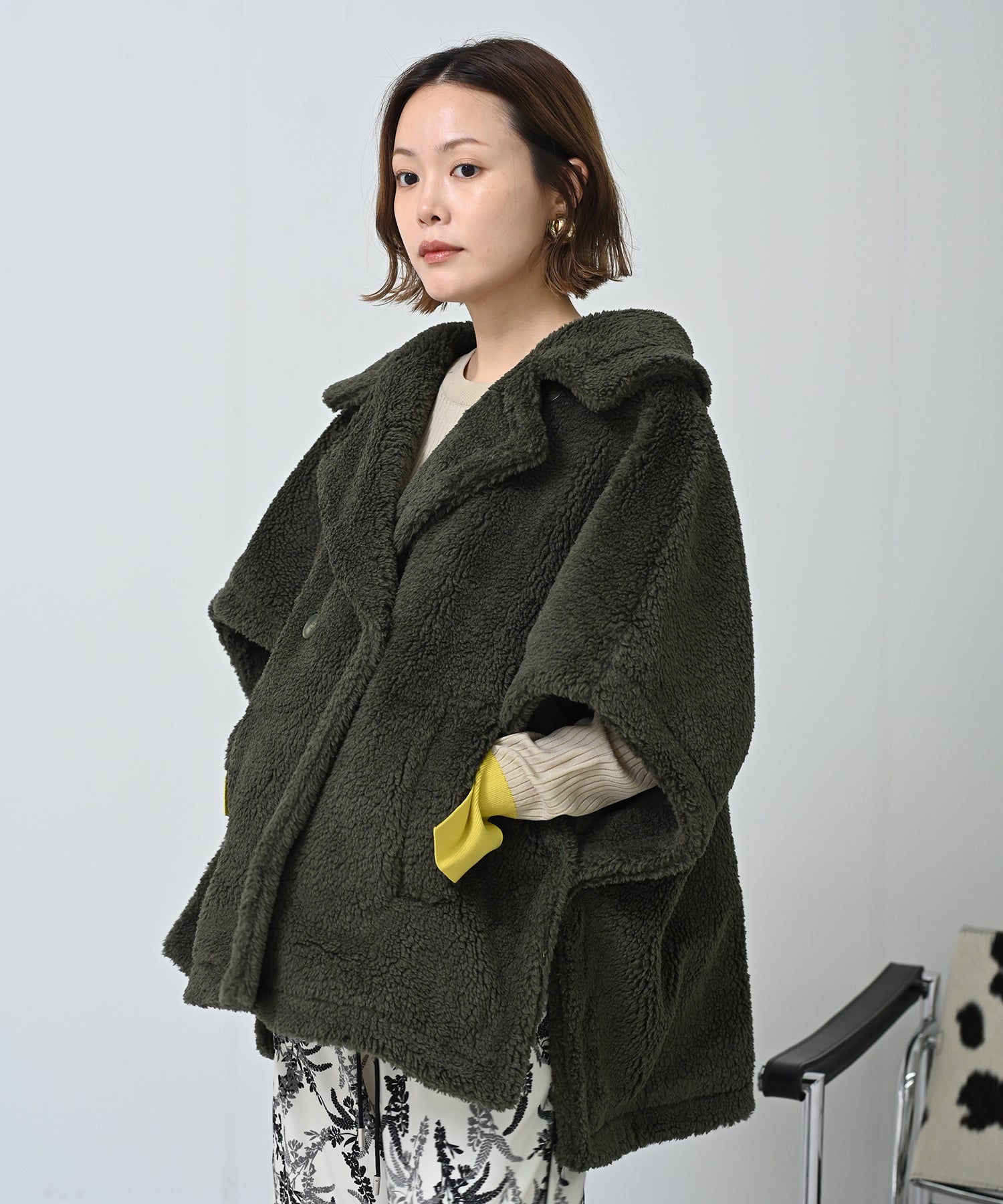 カーキ　model：H167