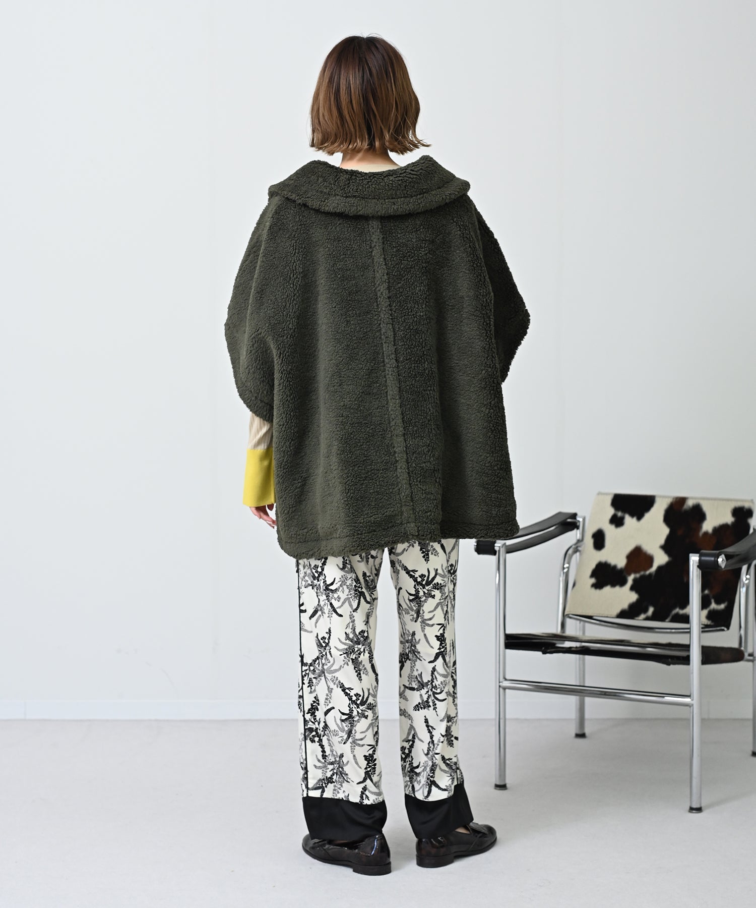 カーキ　model：H167