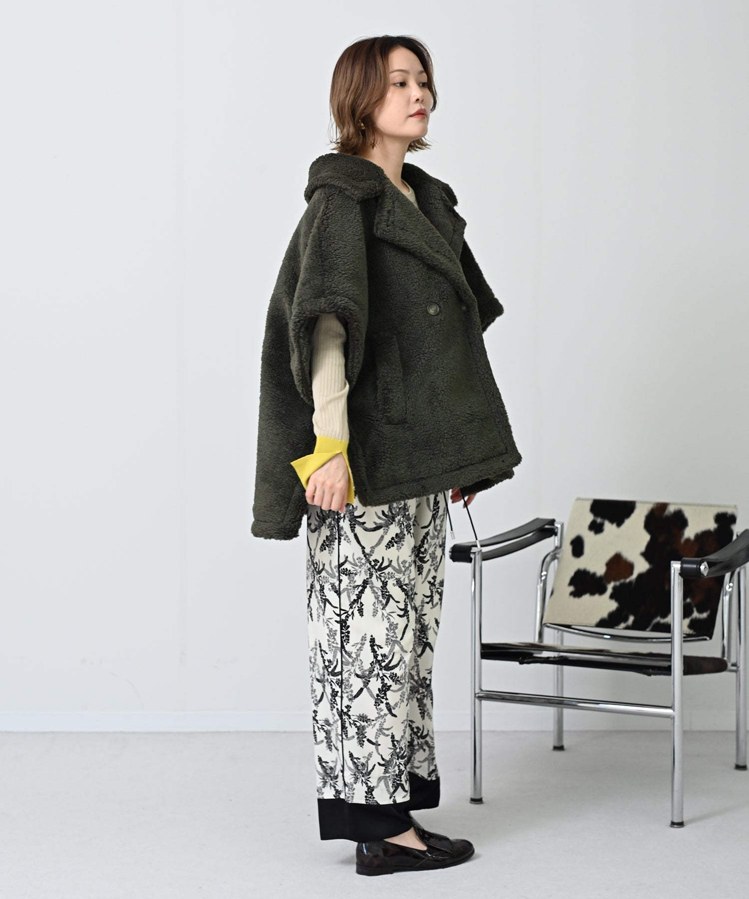 カーキ　model：H167