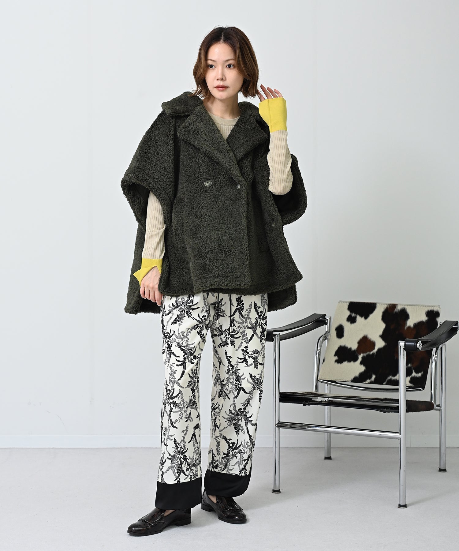 カーキ　model：H167