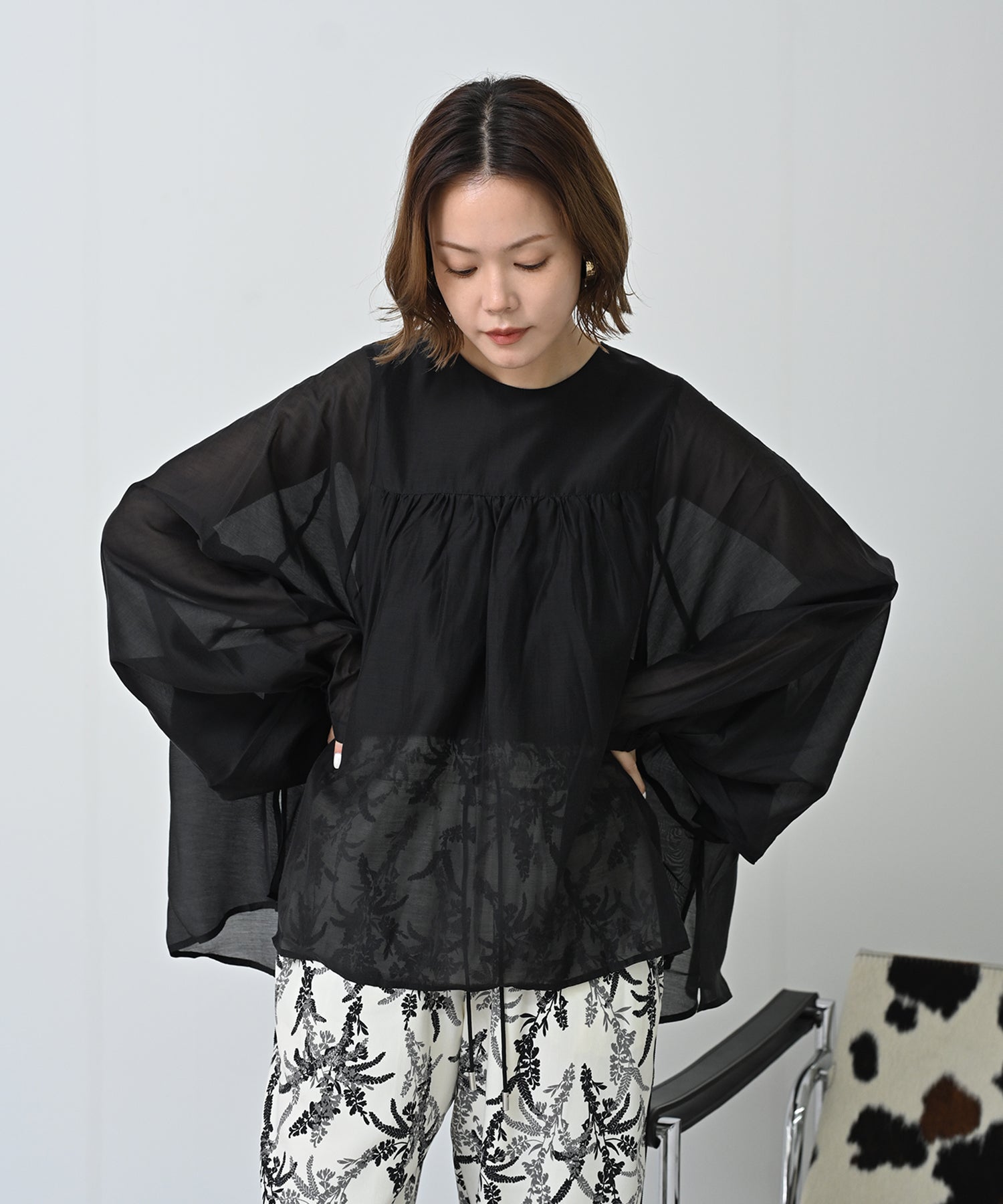 ブラック　model：H167