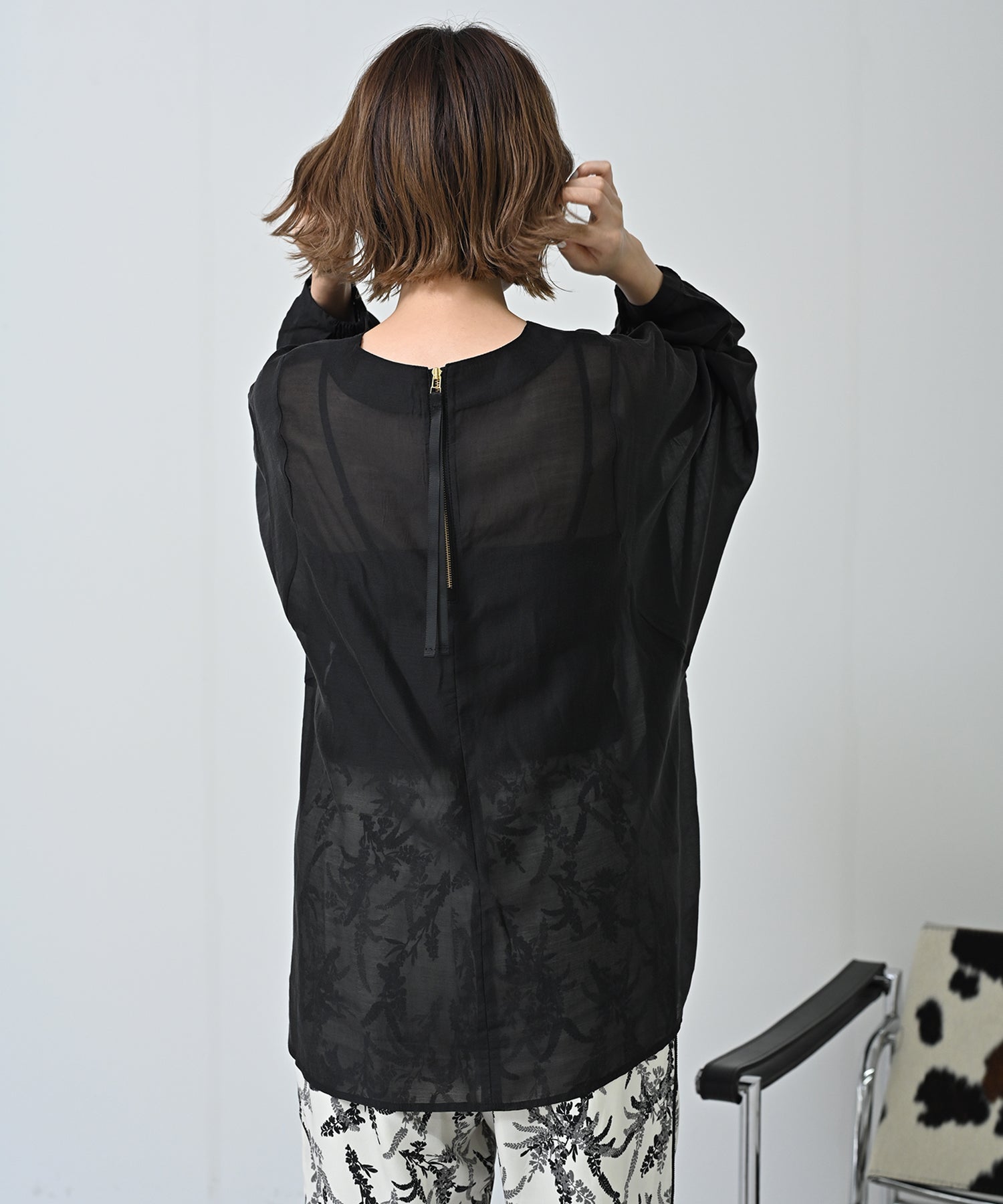 ブラック　model：H167