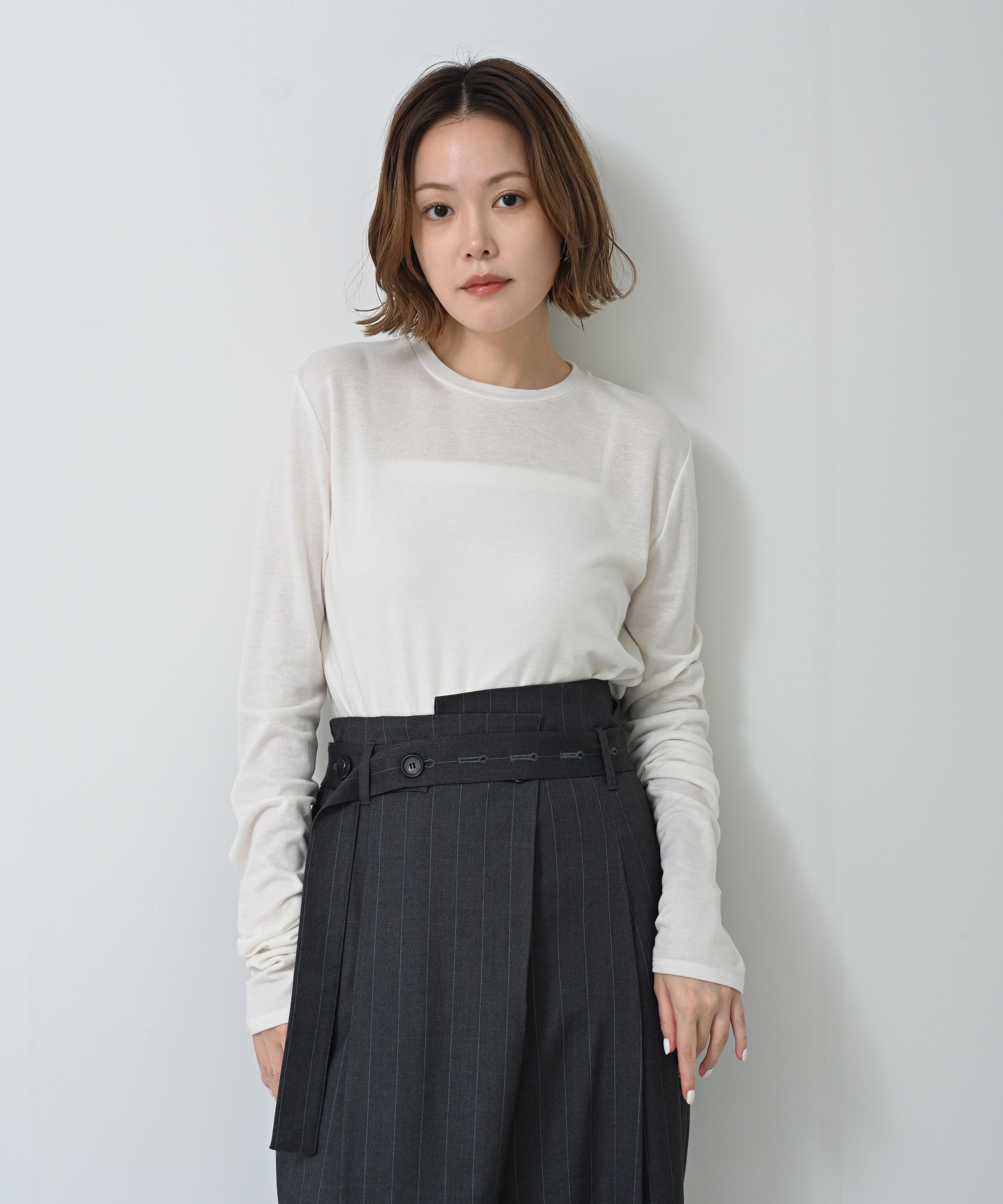 オフホワイト　model：H167