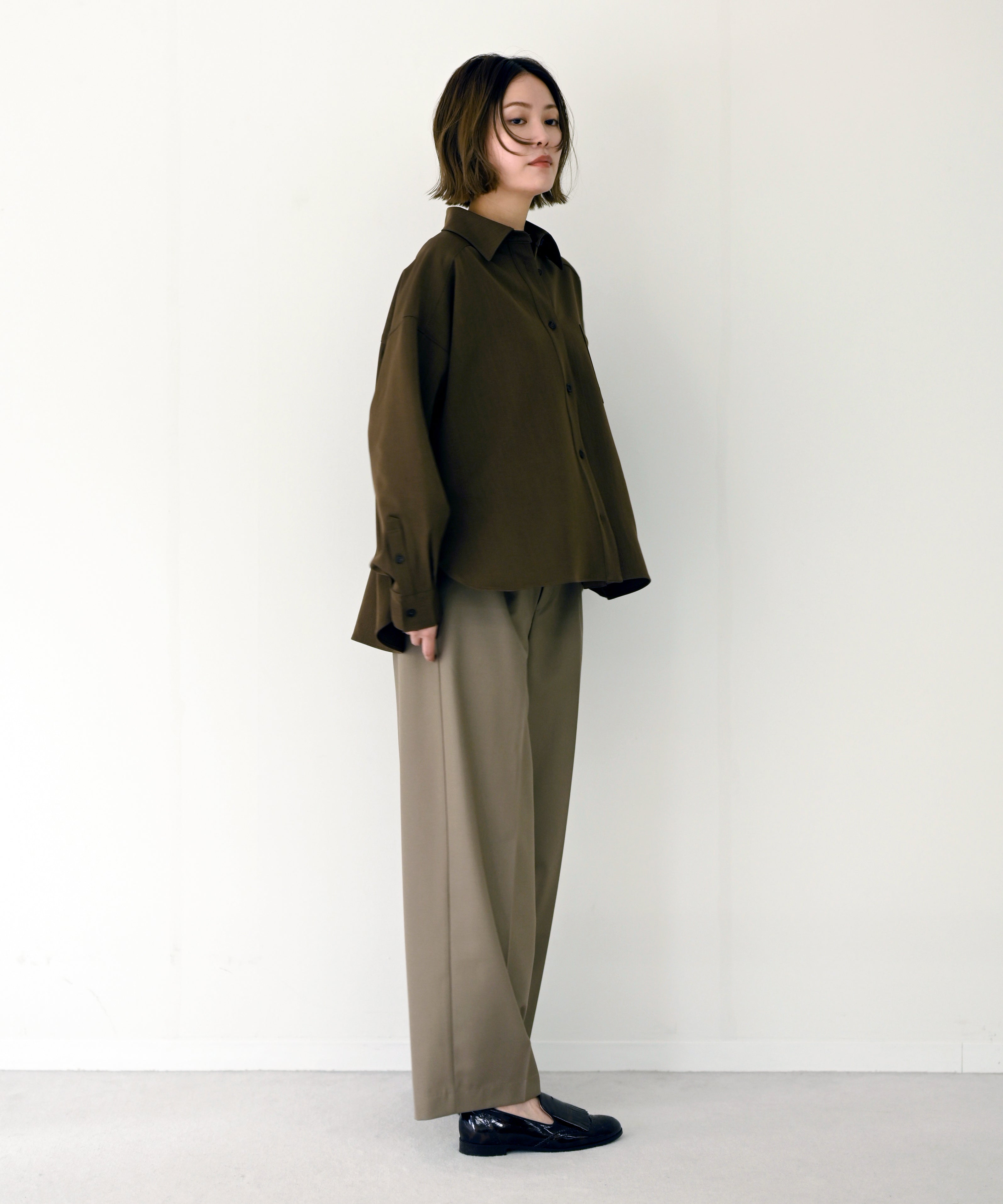 ブラウン　model：H167