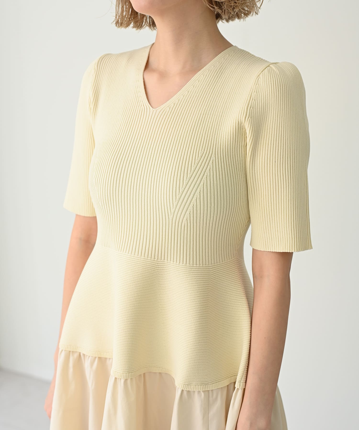 【Secretsale】V-neck knit dress