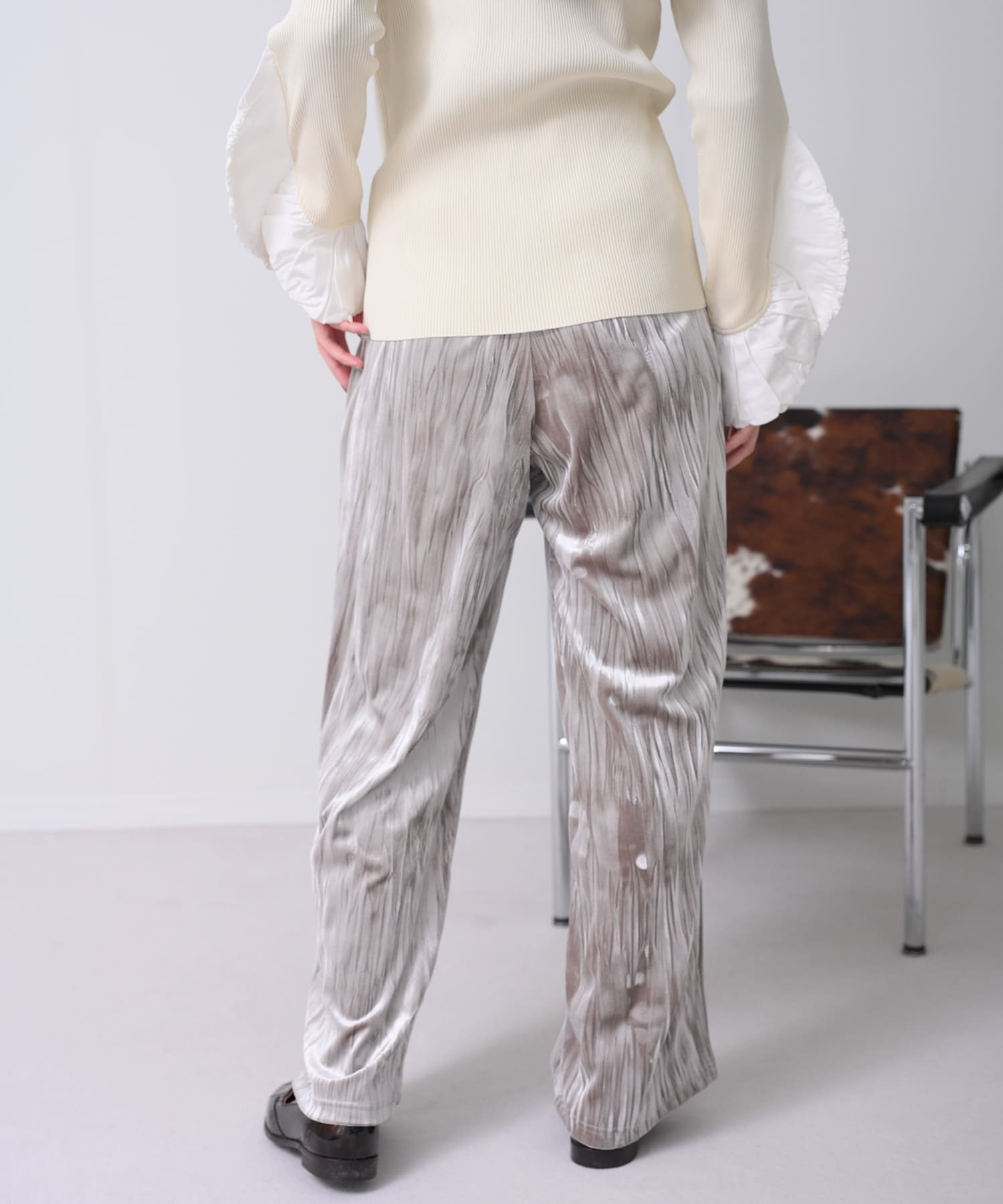 グレージュ　model；H160