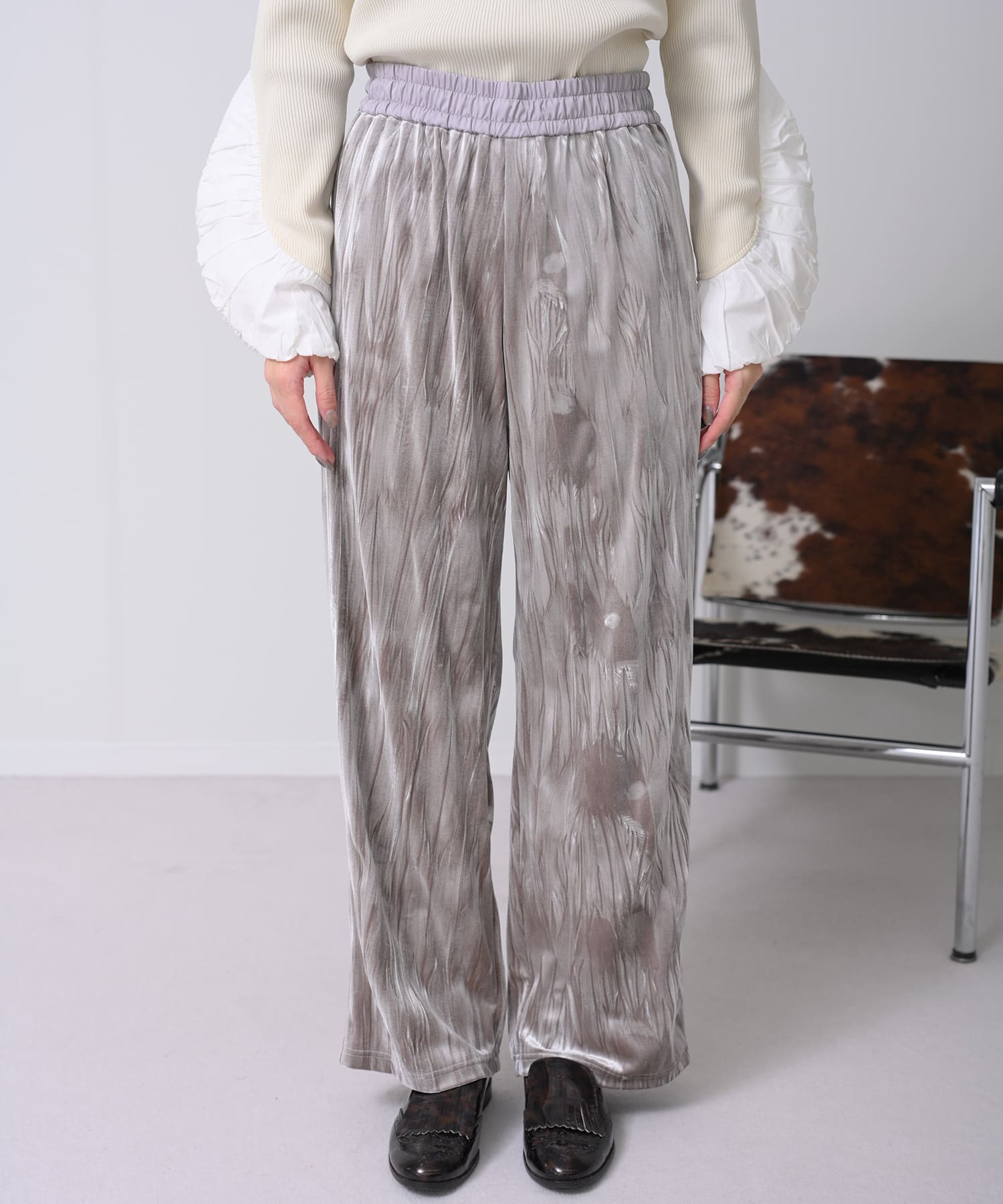 グレージュ　model；H160