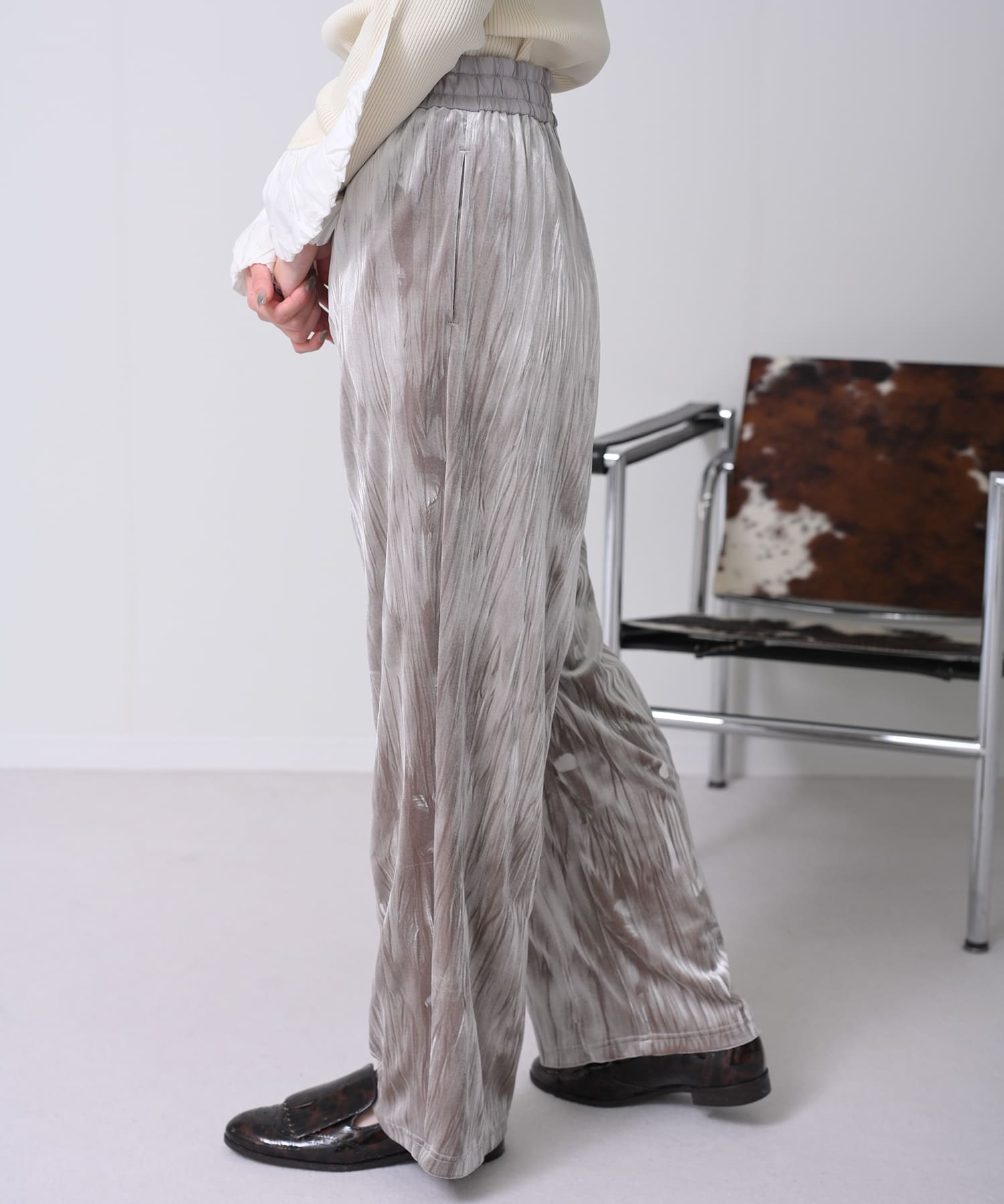 グレージュ　model；H160