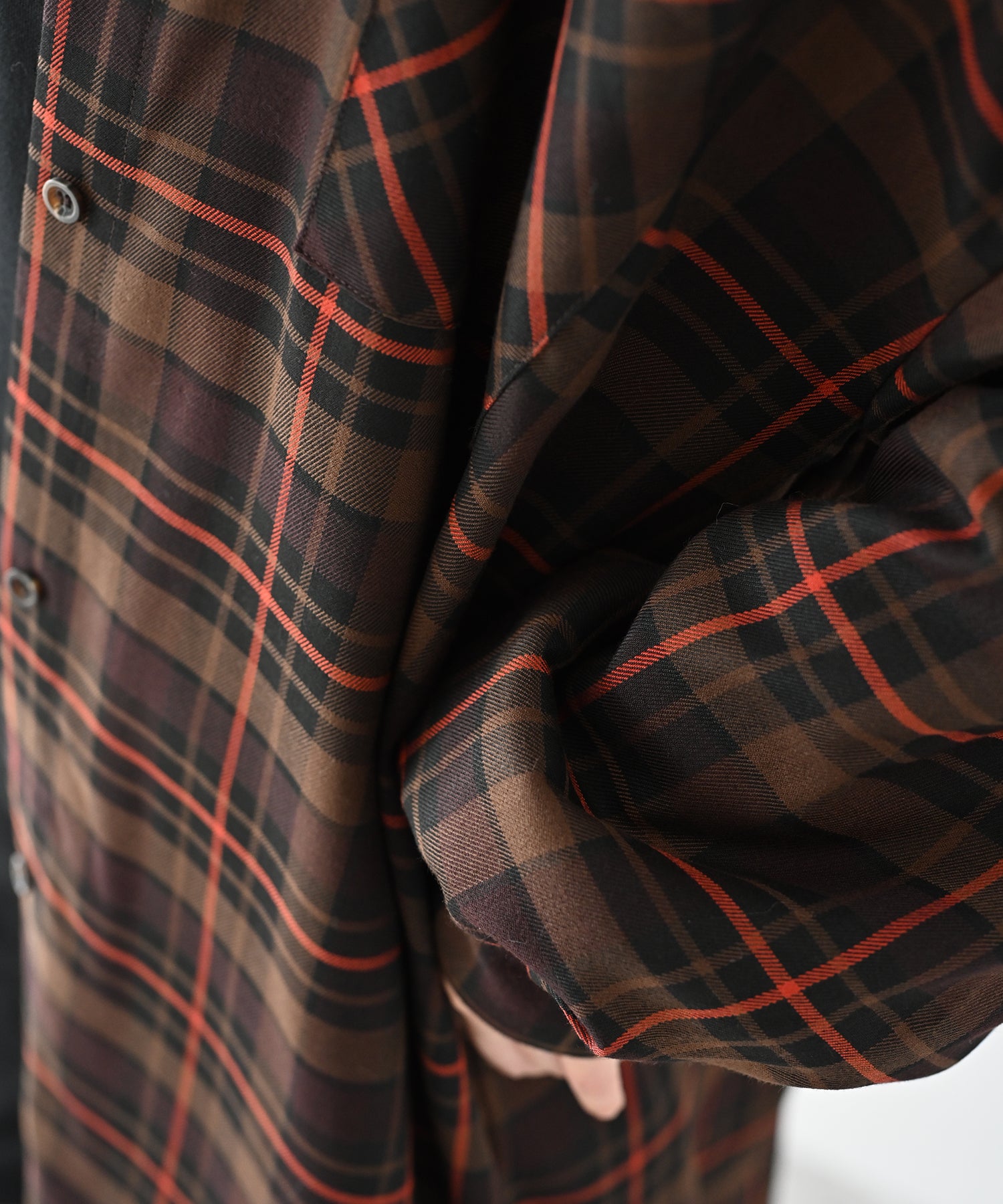 ブラウン　model：H167